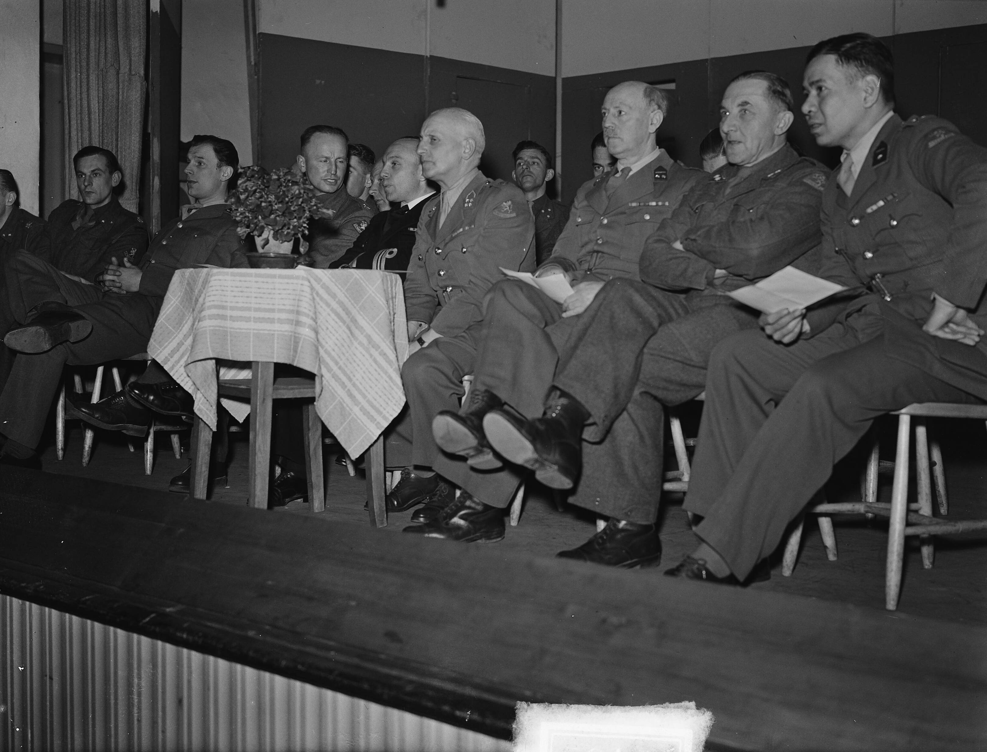 Fotocollectie Anefo — Boksen in Chassekazerne Breda (marine, land- en luchtmacht / — Foto: Bilsen, Joop van / Anefo. Licentie: Set B: Rechtenvrij / Publiek Domein. Bron: Nationaal Archief. http://hdl.handle.net/10648/a8c34636-d0b4-102d-bcf8-003048976d84