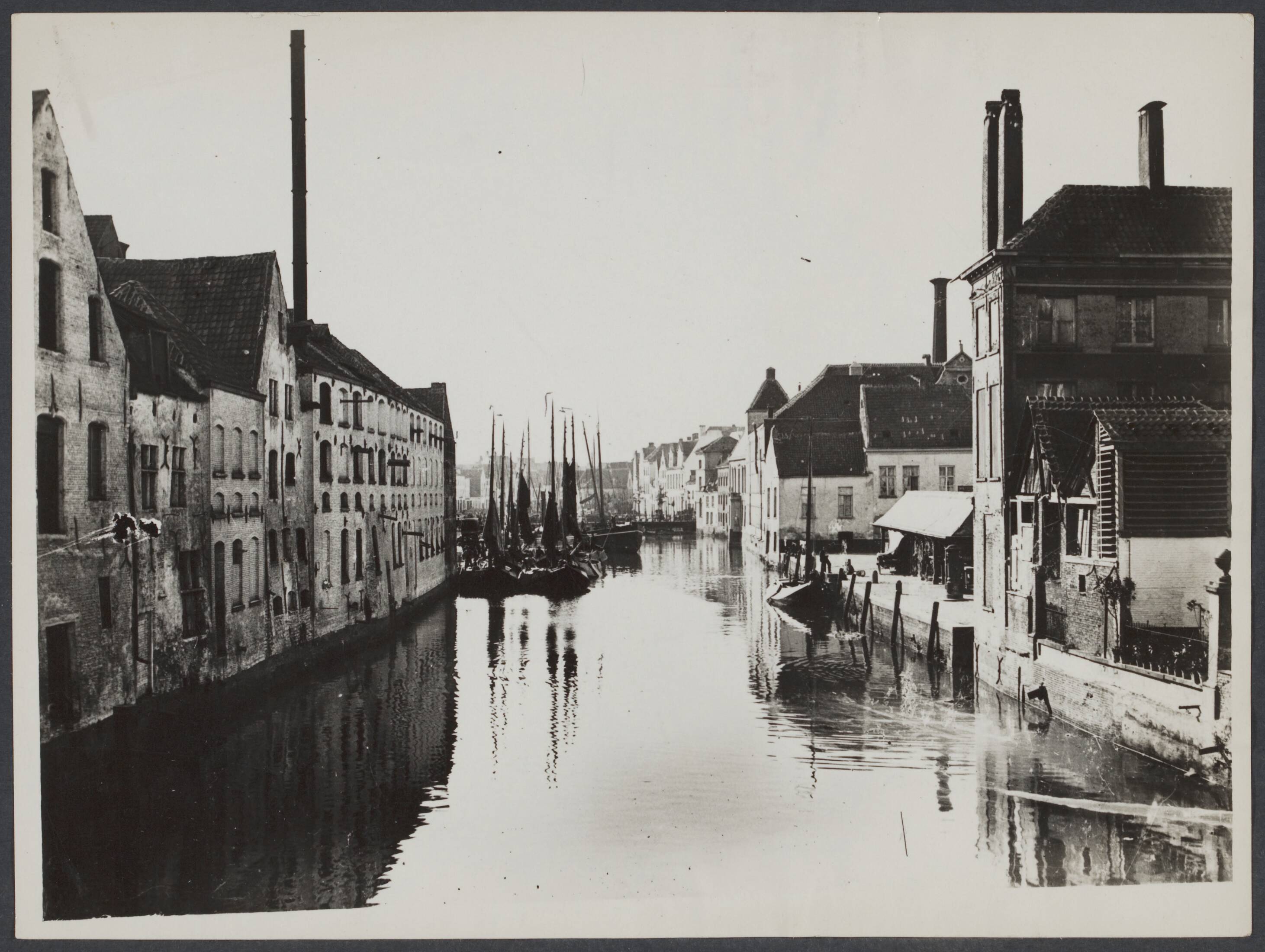 Mechelen — Mechelen. Tichelrij gezien van over de Dijle in de richting van Dobbelhuizen — Foto: Onbekend / Publiek Domein of Rechtenvrij. Licentie: Set B: Rechtenvrij / Publiek Domein. Bron: Nationaal Archief. http://hdl.handle.net/10648/17418b32-4748-15dc-f982-1a4b29522fa5