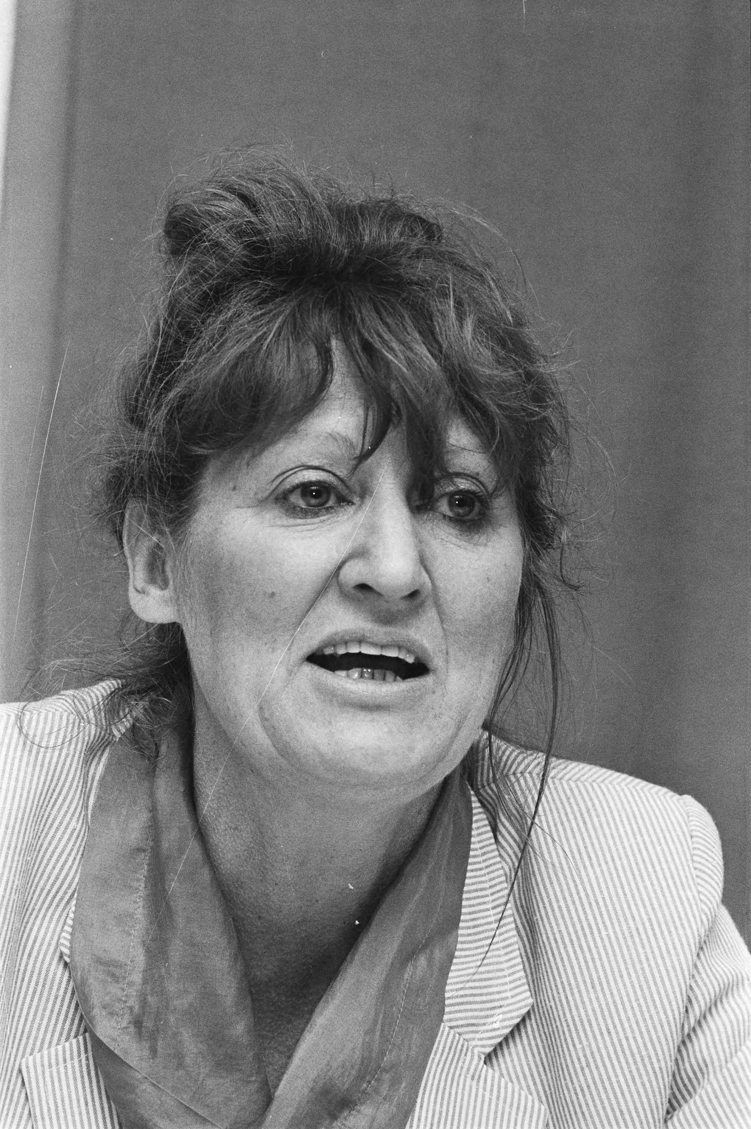 Fotocollectie Anefo — Persconferentie Hedy dAncona in Den Haag in verband "resolutie Geweld tegen vrouwen en meisjes", kop — Foto: Bogaerts, Rob / Anefo. Licentie: Set B: Rechtenvrij / Publiek Domein. Bron: Nationaal Archief. http://hdl.handle.net/10648/ad54114e-d0b4-102d-bcf8-003048976d84