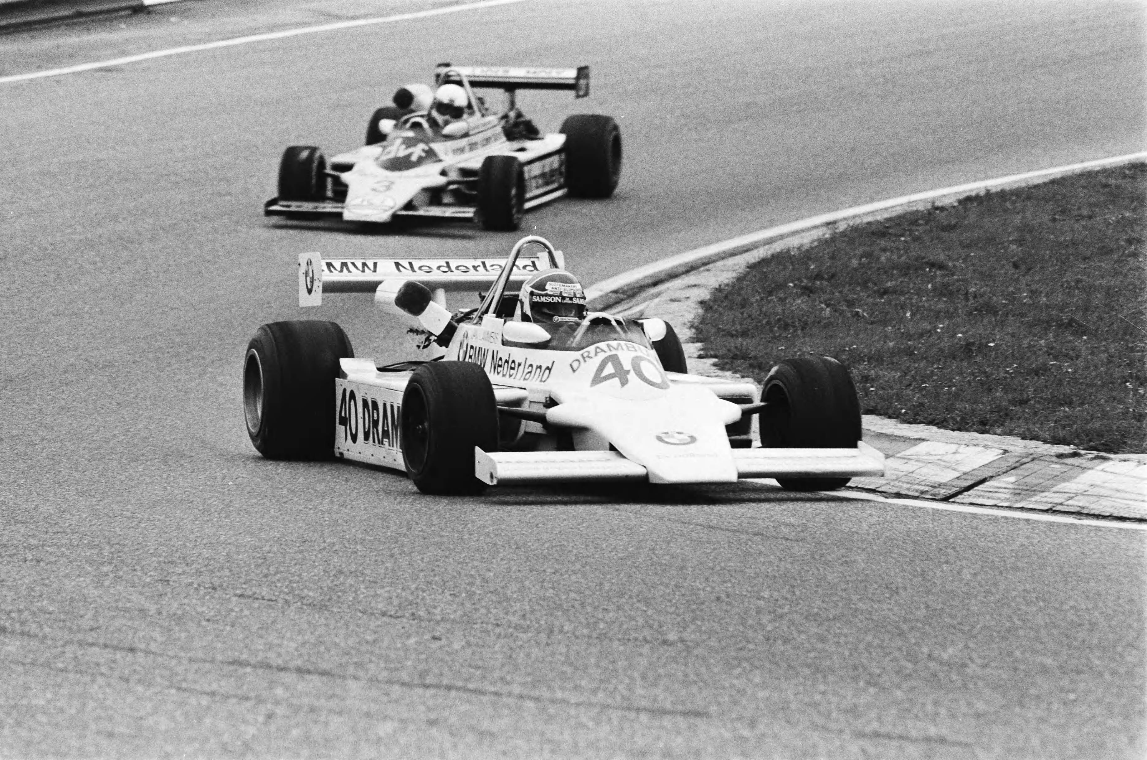EK Formule 2 1980 races op Zandvoort — Jan Lammers in aktie — Foto: Pereira, Fernando / Anefo. Licentie: Set B: Rechtenvrij / Publiek Domein. Bron: Nationaal Archief. http://hdl.handle.net/10648/ace45552-d0b4-102d-bcf8-003048976d84
