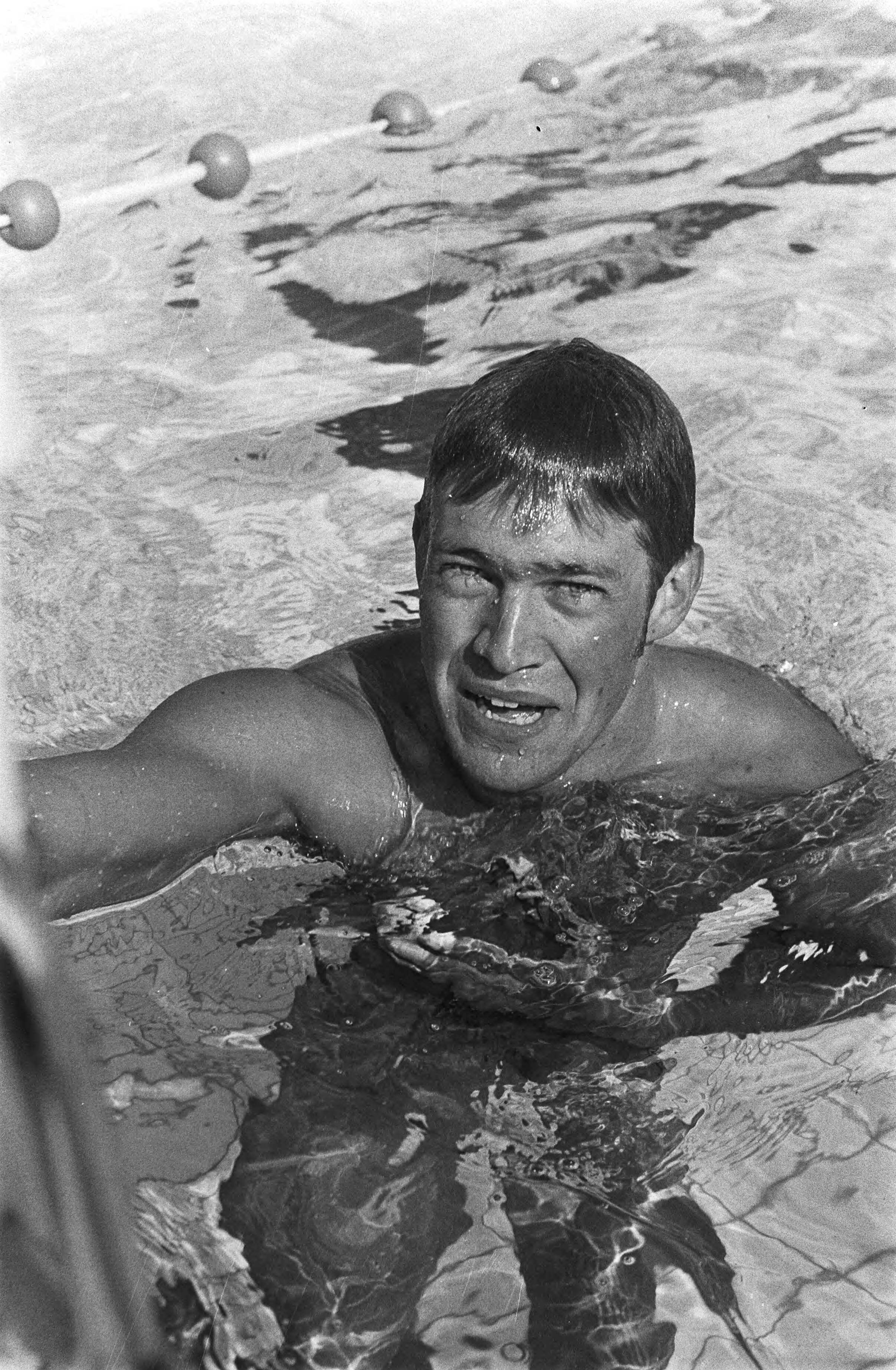 Fotocollectie Anefo — Nationale zwemkampioenschappen te Den Haag , Peter Prijdekker kop — Foto: Mieremet, Rob / Anefo. Licentie: Set B: Rechtenvrij / Publiek Domein. Bron: Nationaal Archief. http://hdl.handle.net/10648/abc869d8-d0b4-102d-bcf8-003048976d84