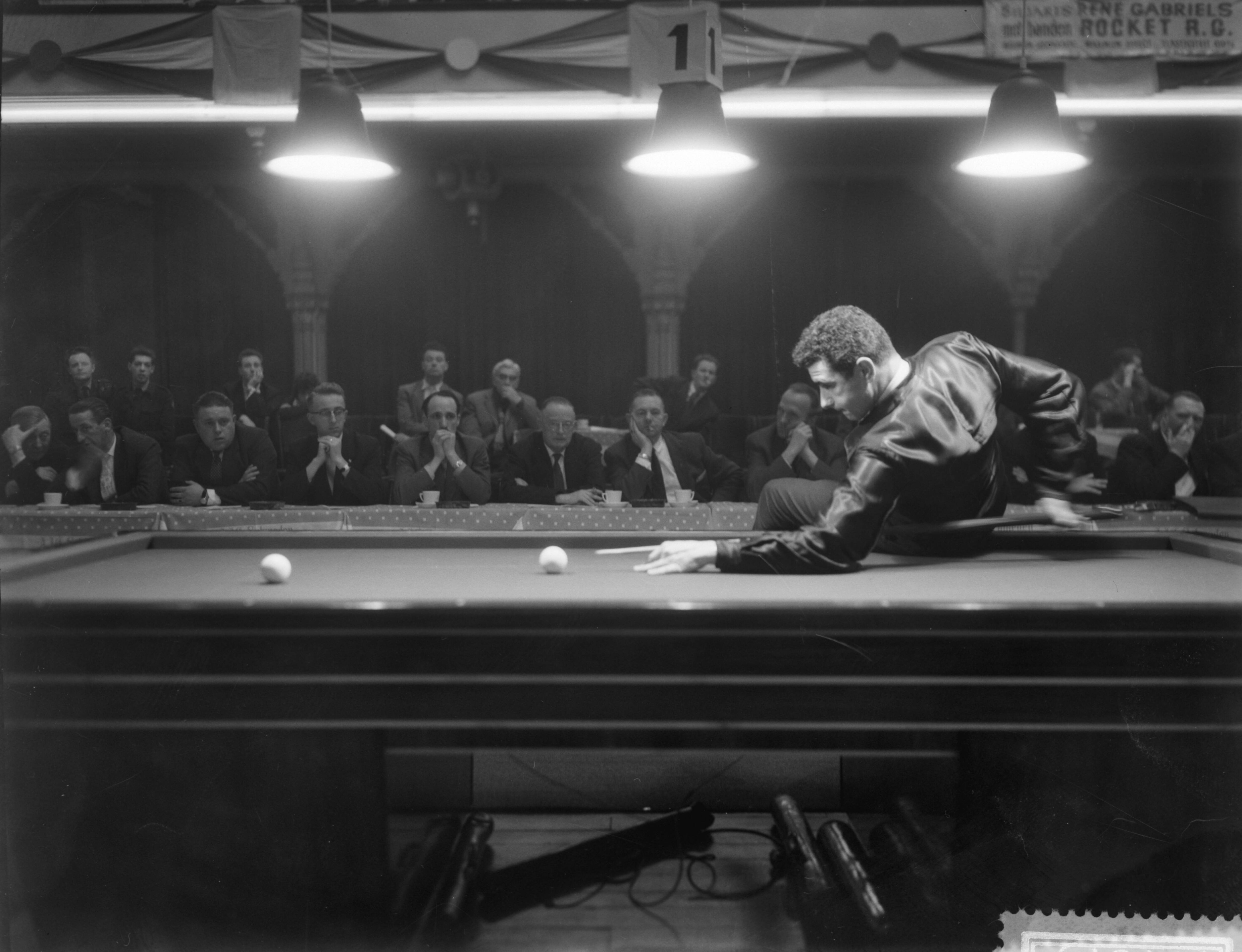 Fotocollectie Anefo — Nederlands kampioenschap ereklasse groot biljart ankerkader 47/2 in Den Haag. Henk Scholte in actie in zijn partij tegen Kees de Ruyter — Foto: Noske, J.D. / Anefo. Licentie: Set B: Rechtenvrij / Publiek Domein. Bron: Nationaal Archief. http://hdl.handle.net/10648/a98e879c-d0b4-102d-bcf8-003048976d84