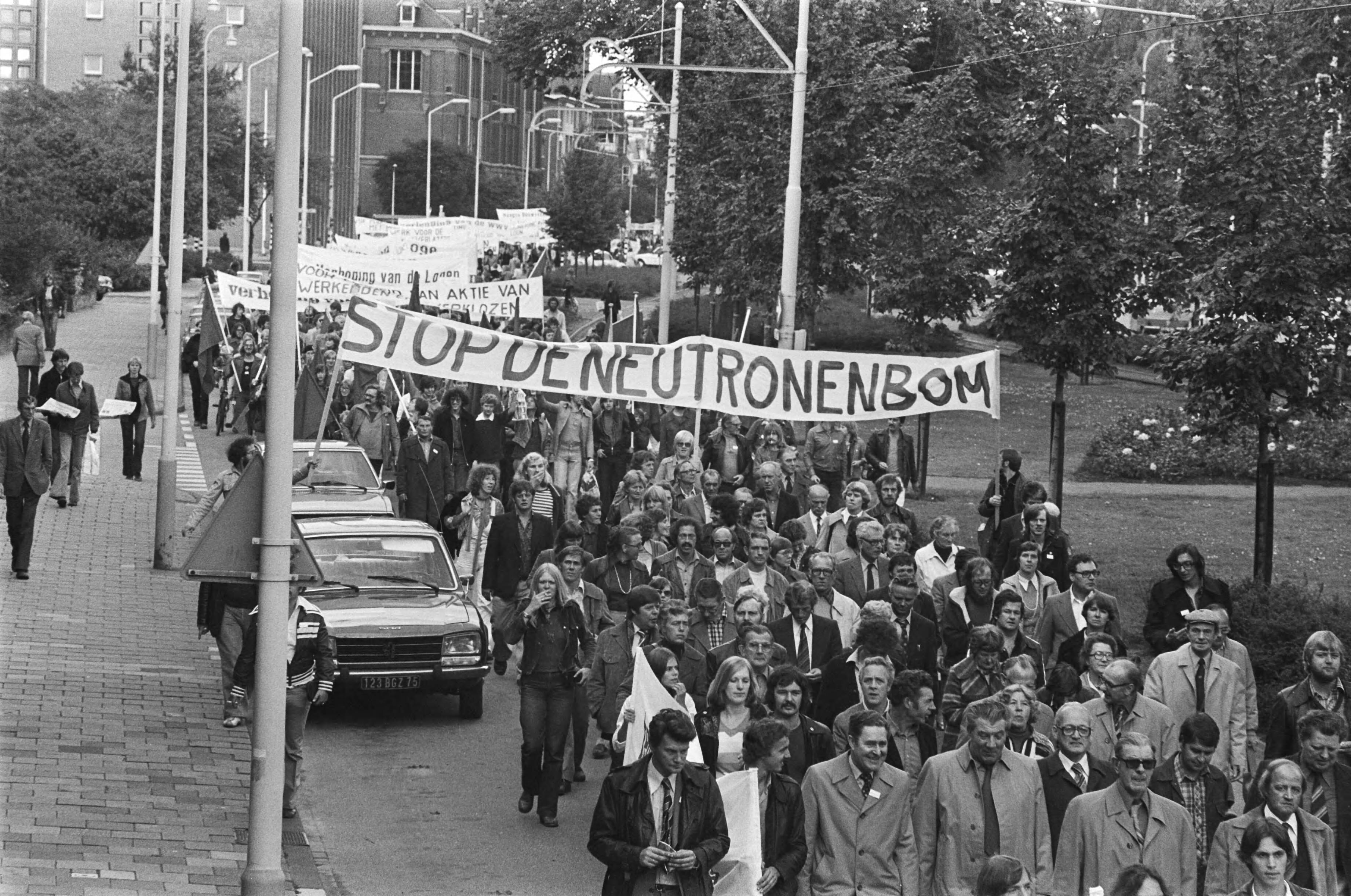 Fotocollectie Anefo — CPN-demonstratie in Den Haag — Foto: Bogaerts, Rob / Anefo. Licentie: Set B: Rechtenvrij / Publiek Domein. Bron: Nationaal Archief. http://hdl.handle.net/10648/aca2d5dc-d0b4-102d-bcf8-003048976d84