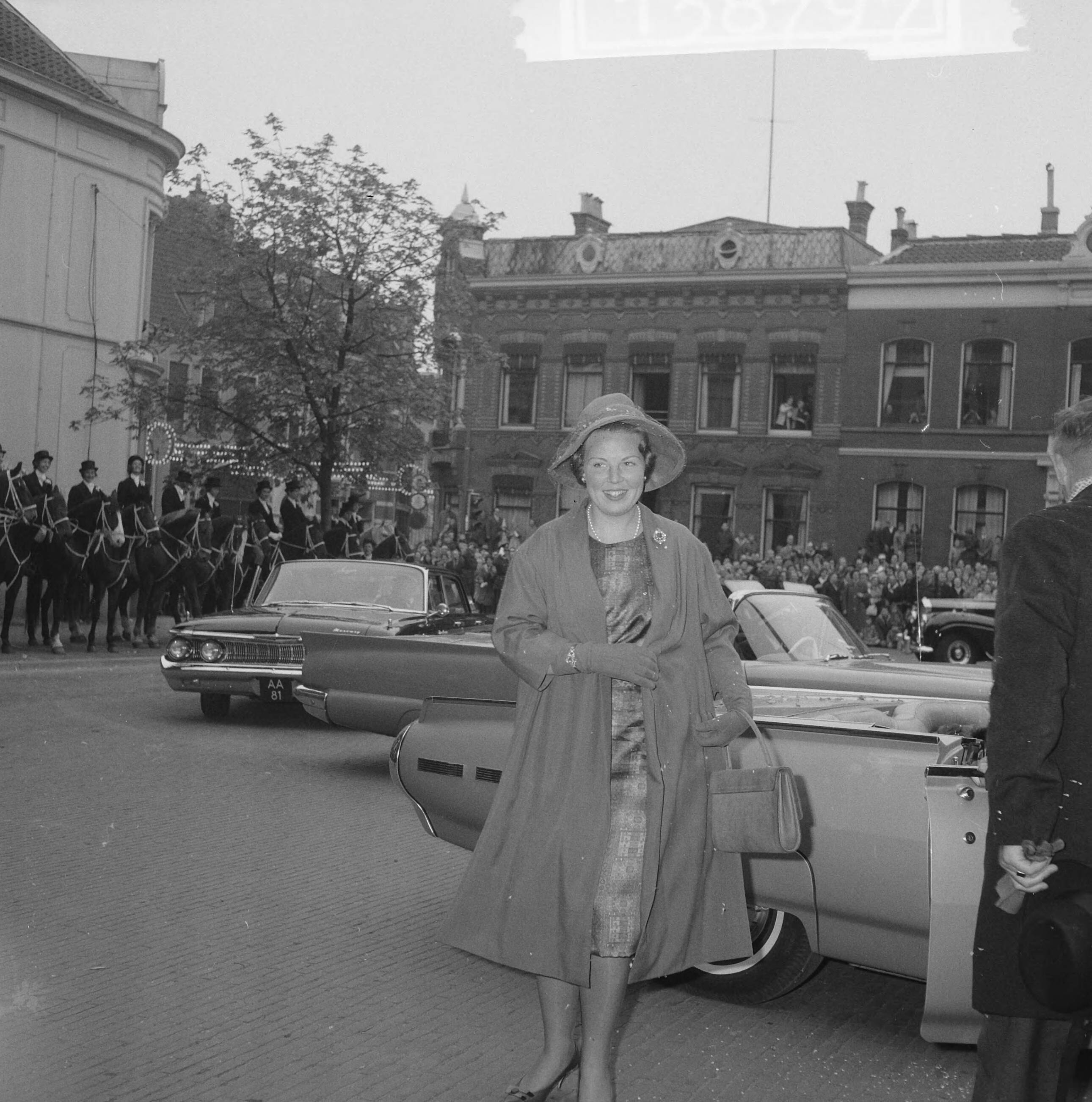 Koninklijk bezoek aan Utrecht (1962) — Koninklijk bezoek aan Utrecht — Foto: Merk, Ben / Anefo. Licentie: Set B: Rechtenvrij / Publiek Domein. Bron: Nationaal Archief. http://hdl.handle.net/10648/aa06a736-d0b4-102d-bcf8-003048976d84