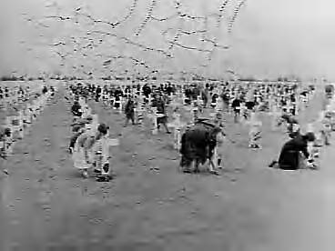Fotocollectie Anefo — Memorial Day op Margraten — Foto: Rossem, Wim van / Anefo. Licentie: Set B: Rechtenvrij / Publiek Domein. Bron: Nationaal Archief. http://hdl.handle.net/10648/a97d0fc6-d0b4-102d-bcf8-003048976d84