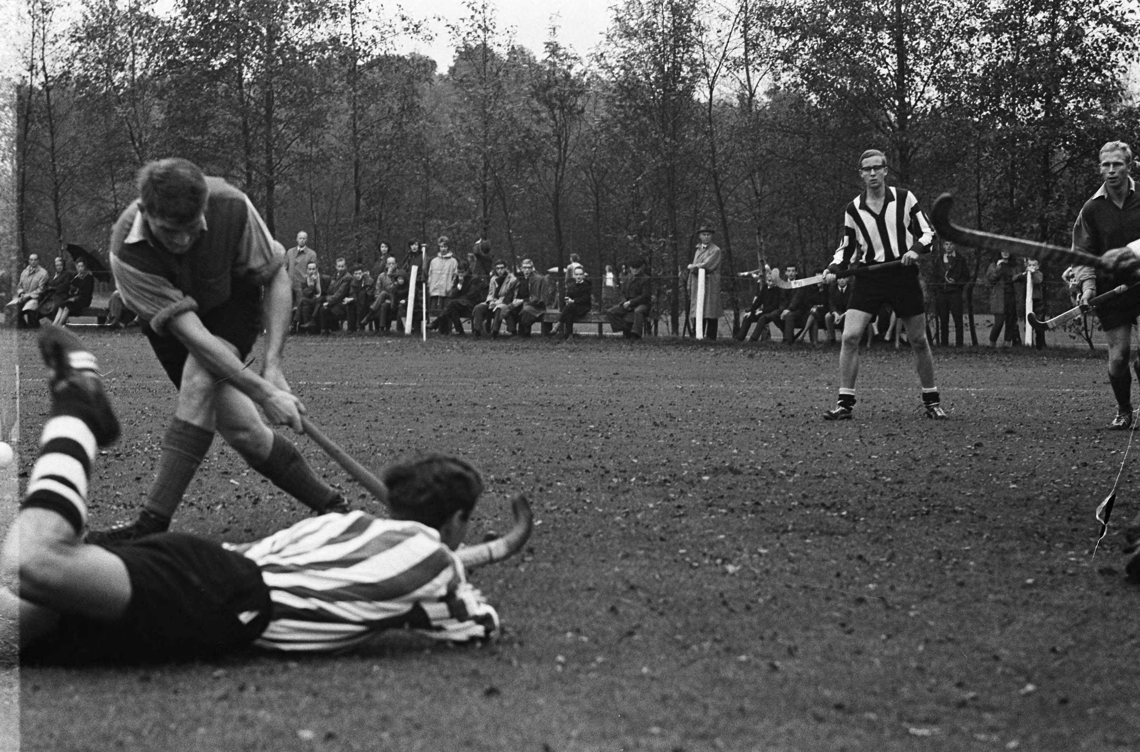 Fotocollectie Anefo — Hockey. SCHC tegen HDM 2-1. Spelmoment — Foto: Walta, Winfried / Anefo. Licentie: Set B: Rechtenvrij / Publiek Domein. Bron: Nationaal Archief. http://hdl.handle.net/10648/aa4a71e6-d0b4-102d-bcf8-003048976d84
