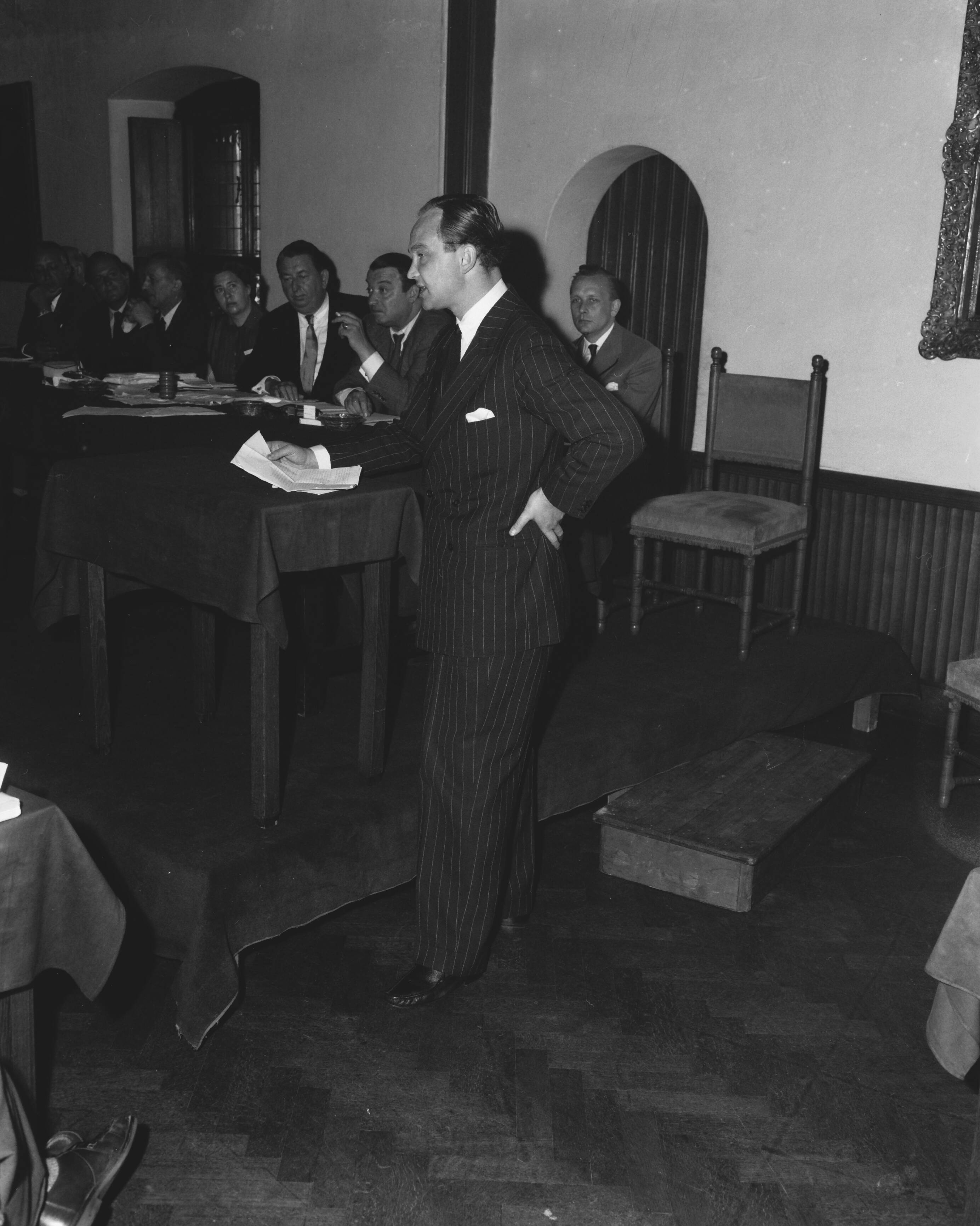 Internationale Ruimtevaartcongres in Den Haag — Internationaal Ruimtevaartcongres. Bespreking ruimtevaartwetgeving in de Ridderzaal te Den Haag. Toespraak van internationaal jurist dr. Wolf Heinrich prins van Hannover (Duitse delegatie) — Foto: Behrens, Herbert F. / Anefo. Licentie: Set B: Rechtenvrij / Publiek Domein. Bron: Nationaal Archief. http://hdl.handle.net/10648/a98365e2-d0b4-102d-bcf8-003048976d84