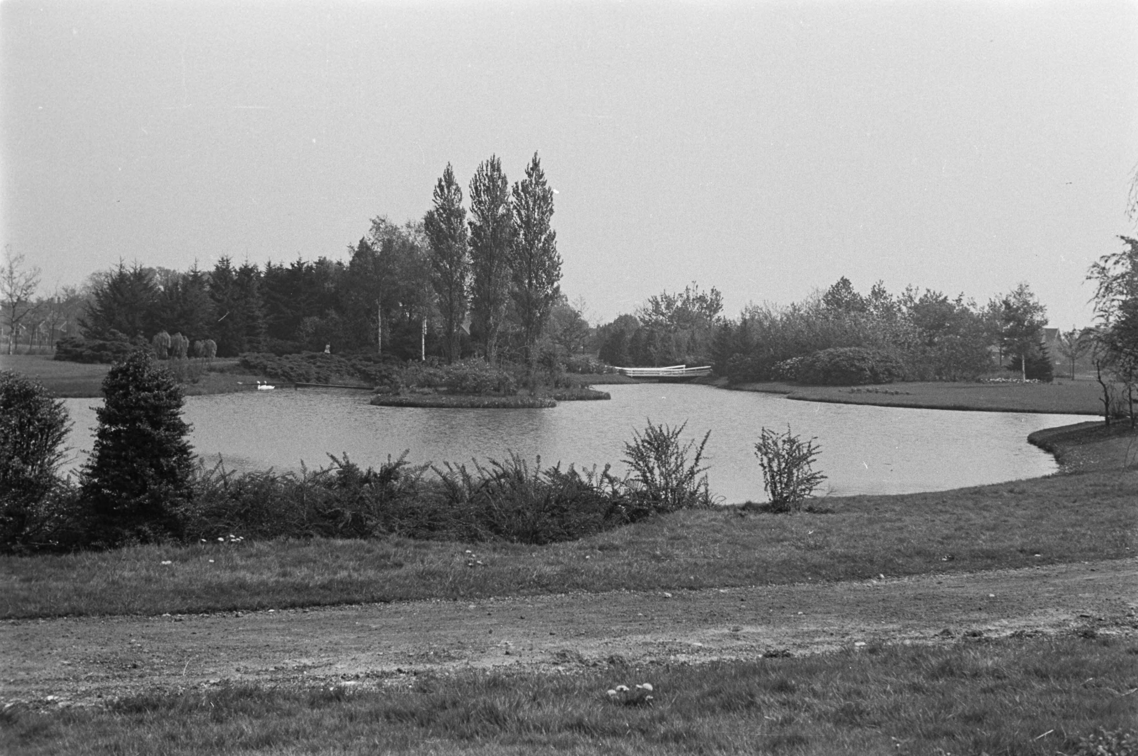 Fotocollectie Nederlandse Heidemaatschappij — Stadskanaal|parken|Groningen — Foto: Fotograaf Onbekend / Heidemij. Licentie: Set B: Rechtenvrij / Publiek Domein. Bron: Nationaal Archief. http://hdl.handle.net/10648/ae893242-d0b4-102d-bcf8-003048976d84