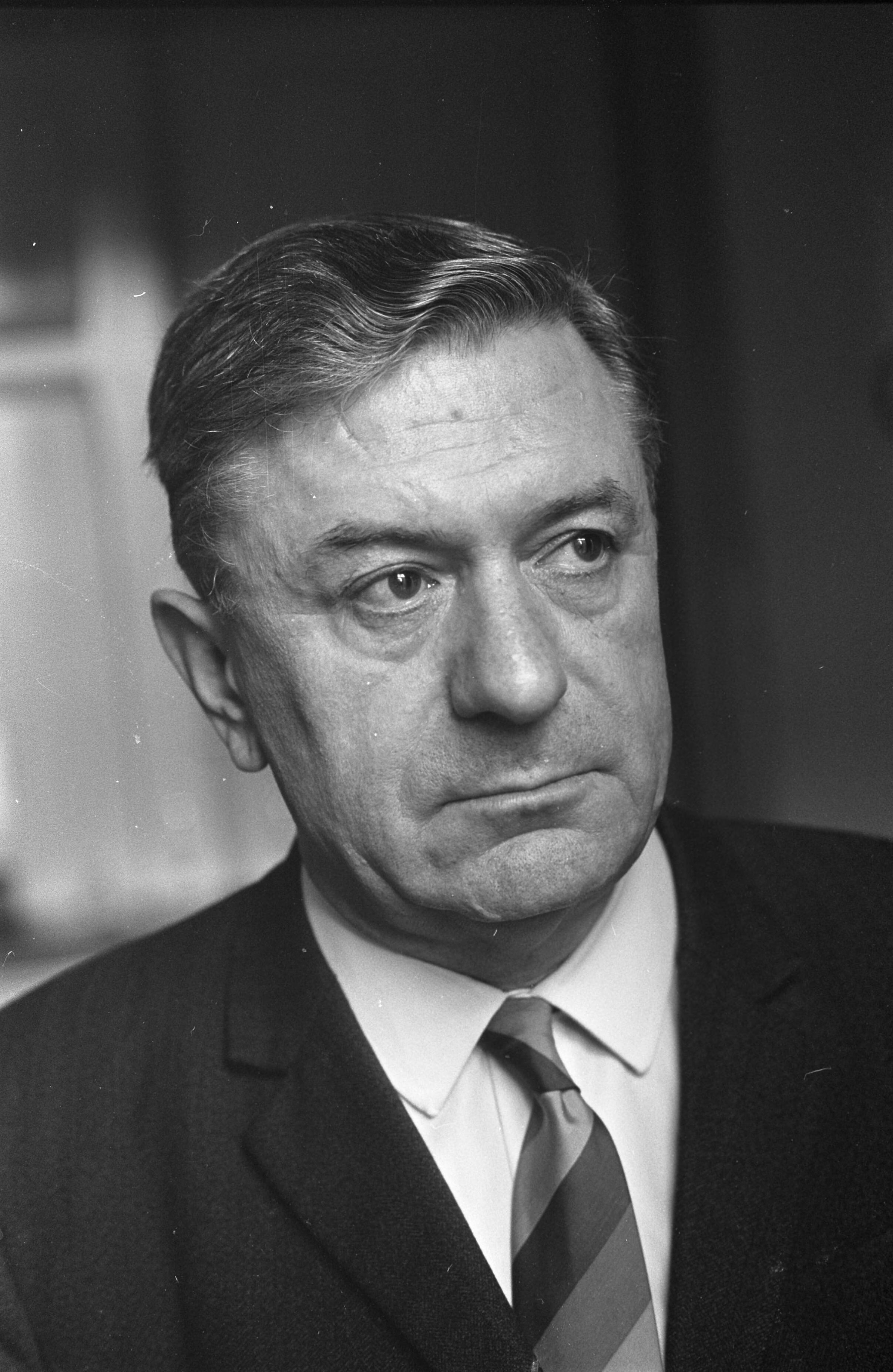 Fotocollectie Anefo — J. Pellikaan , opdracht Katholiek Instituut voor Volkshuisvesting Utrecht — Foto: Nijs, Jac. de / Anefo. Licentie: Set B: Rechtenvrij / Publiek Domein. Bron: Nationaal Archief. http://hdl.handle.net/10648/ab591ef2-d0b4-102d-bcf8-003048976d84