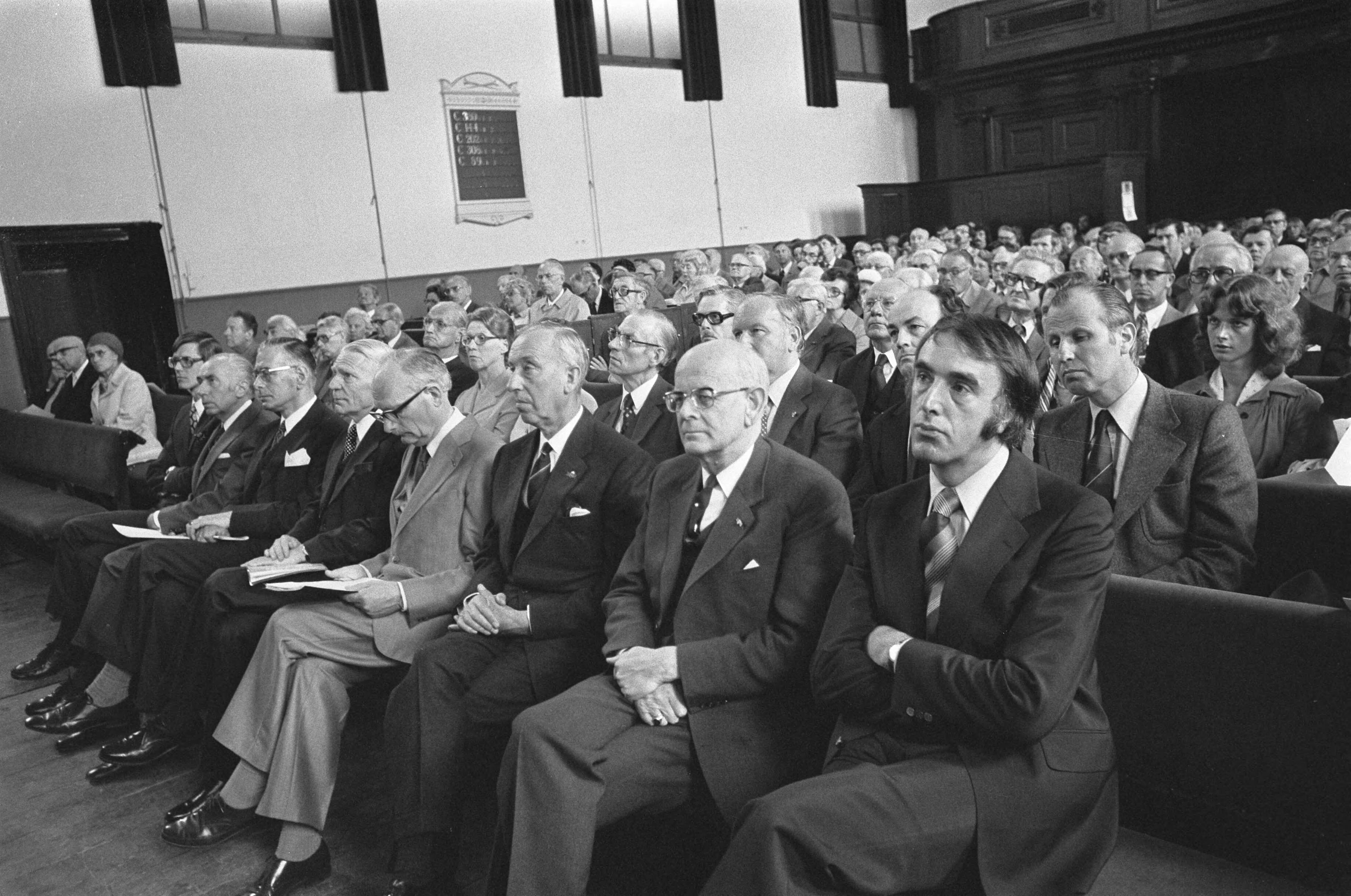 Fotocollectie Anefo — Groen van Prinsteren herdenking in Den Haag , opdracht Nederlandse Gedachten — Foto: Mieremet, Rob / Anefo. Licentie: Set B: Rechtenvrij / Publiek Domein. Bron: Nationaal Archief. http://hdl.handle.net/10648/ac84245c-d0b4-102d-bcf8-003048976d84