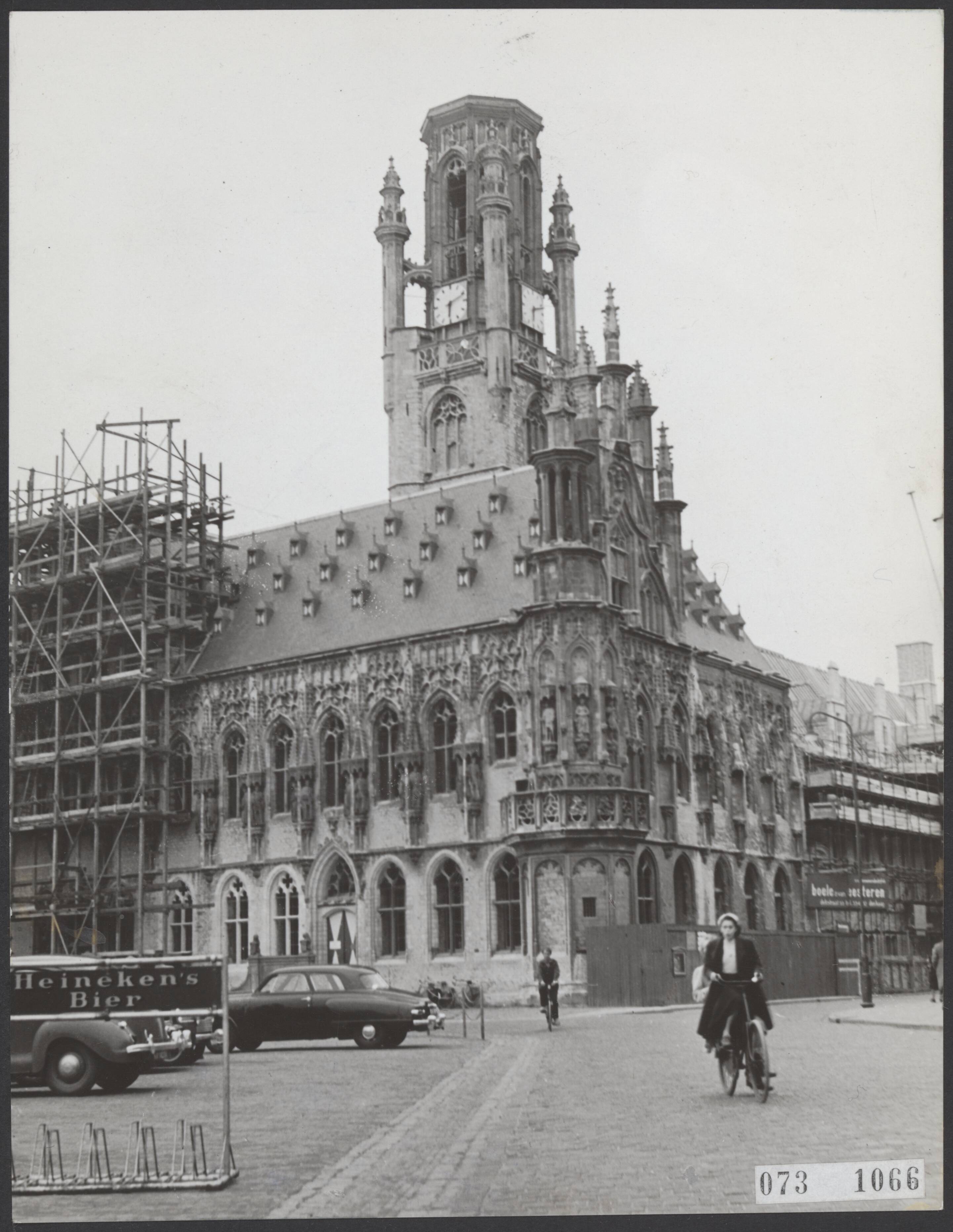 Fotocollectie Elsevier Binnenland — [Stadhuis van Middelburg, deels in steigers] — Foto: ANP / RVD of rechtenvrij. Licentie: Set B: Rechtenvrij / Publiek Domein. Bron: Nationaal Archief. http://hdl.handle.net/10648/ae1697dc-d0b4-102d-bcf8-003048976d84