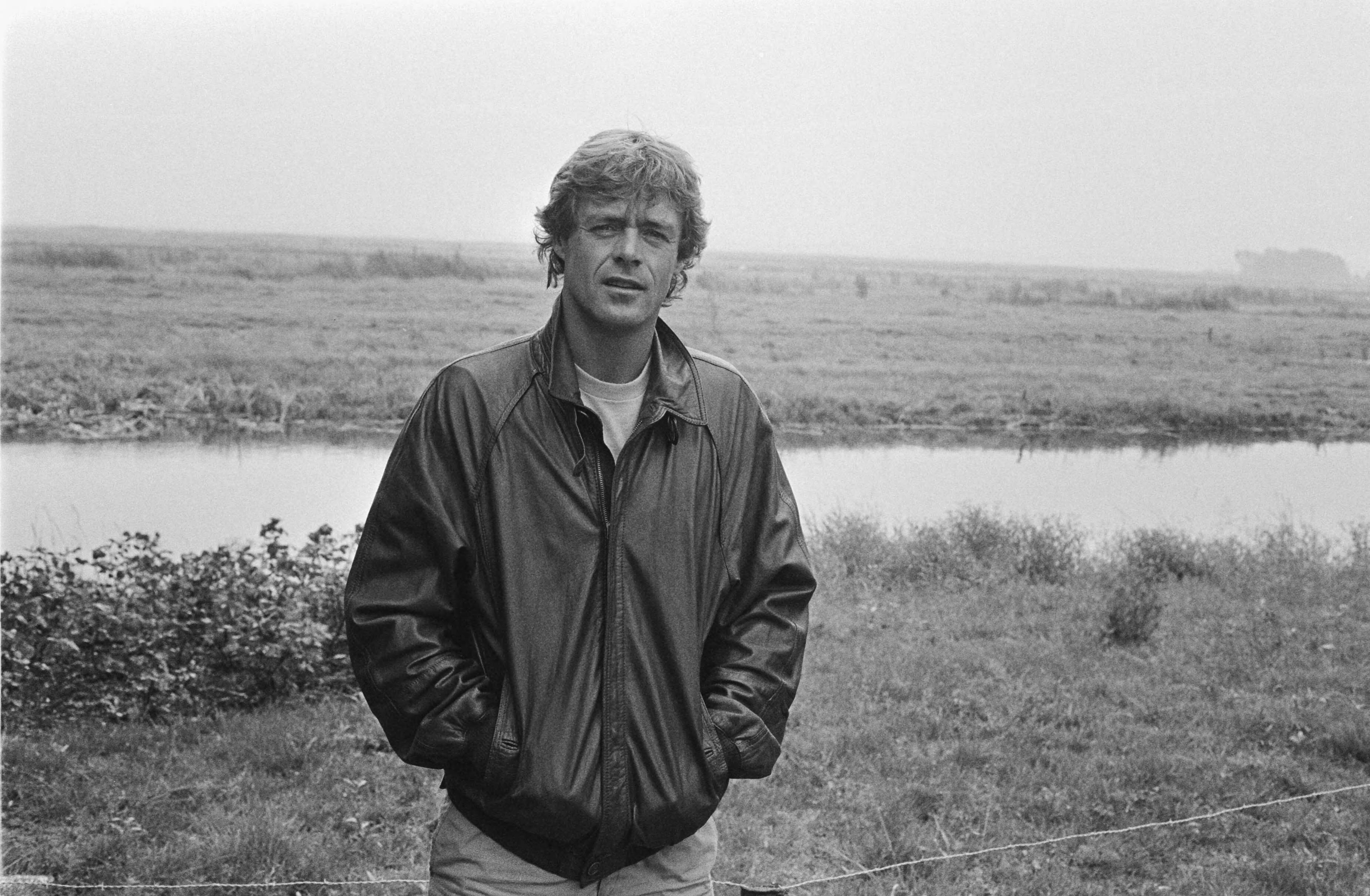 Fotocollectie Anefo — Voetballer Johnny Rep in zijn woonplaats Jisp — Foto: Bogaerts, Rob / Anefo. Licentie: Set B: Rechtenvrij / Publiek Domein. Bron: Nationaal Archief. http://hdl.handle.net/10648/ad7c6a40-d0b4-102d-bcf8-003048976d84