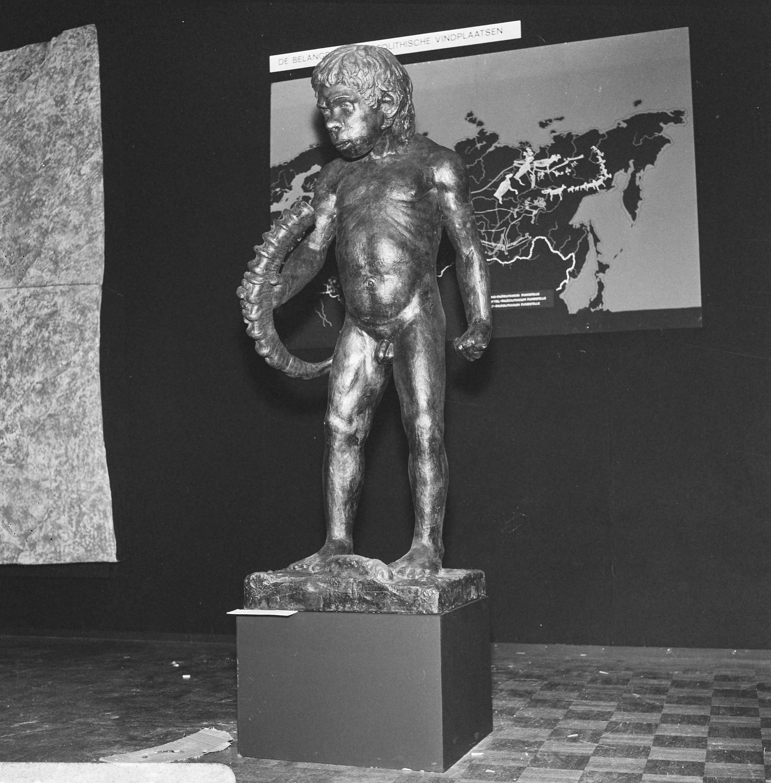 Tentoonstelling van Russische kunstschatten in het Gemeente Museum te Den Haag — Den Haag|Zuid-Holland|musea |kunstschatten|Gemeentemuseum Den Haag — Foto: Voets, Jan / Anefo. Licentie: Set B: Rechtenvrij / Publiek Domein. Bron: Nationaal Archief. http://hdl.handle.net/10648/aafe5832-d0b4-102d-bcf8-003048976d84
