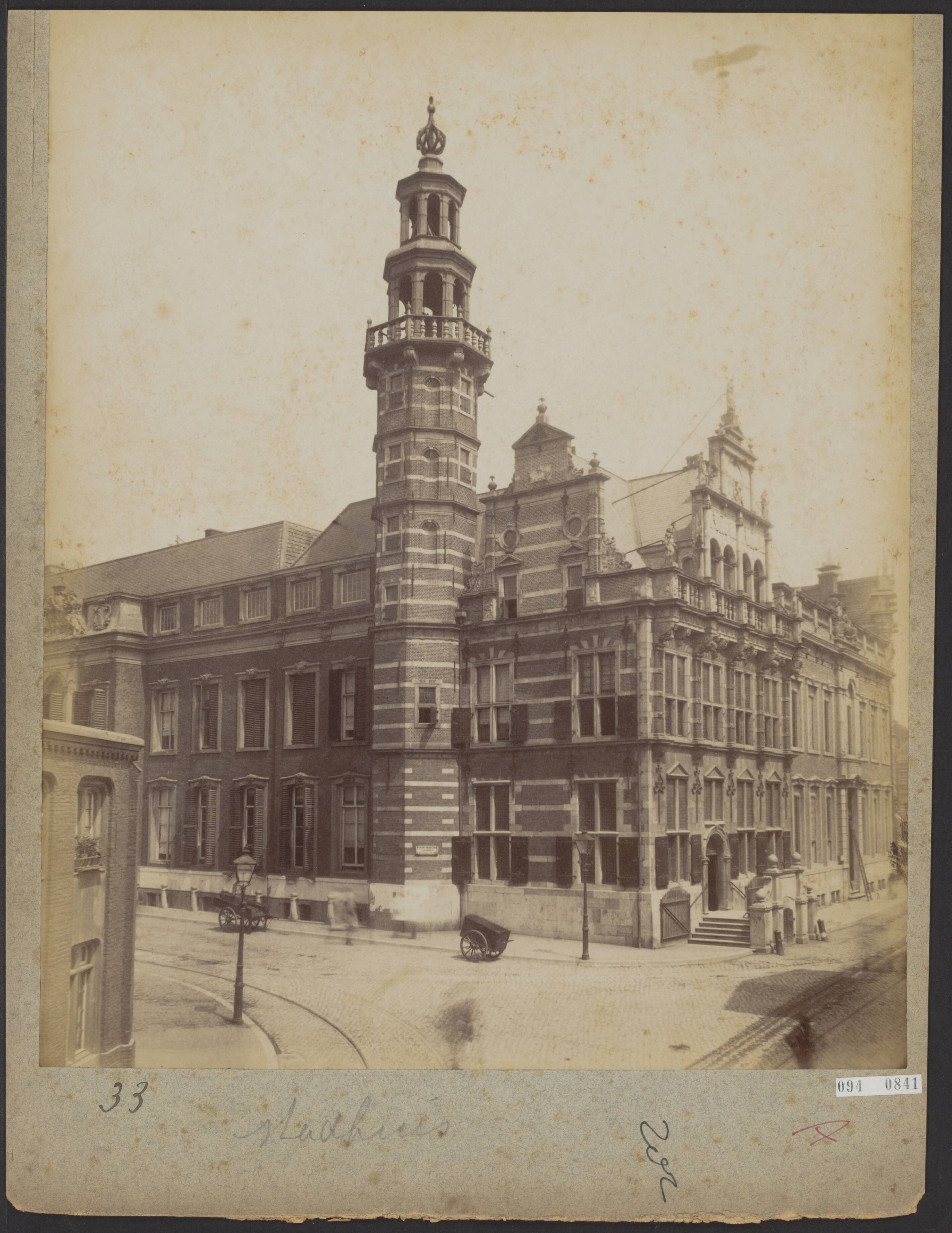 Fotocollectie Elsevier Binnenland — Stadhuis van Den Haag — Foto: Onbekend / Publiek Domein of Rechtenvrij. Licentie: Set B: Rechtenvrij / Publiek Domein. Bron: Nationaal Archief. http://hdl.handle.net/10648/ae2db232-d0b4-102d-bcf8-003048976d84