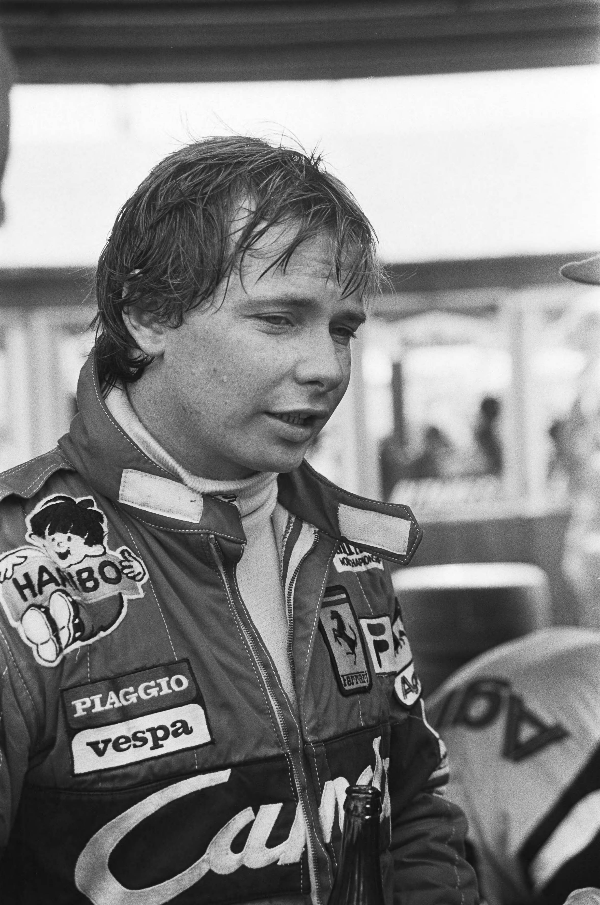 Fotocollectie Anefo — Grand Pris van Nederland te Zandvoort; koppen coureurs, Didier Pironi — Foto: Dijk, Hans van / Anefo. Licentie: Set B: Rechtenvrij / Publiek Domein. Bron: Nationaal Archief. http://hdl.handle.net/10648/ad1ac448-d0b4-102d-bcf8-003048976d84