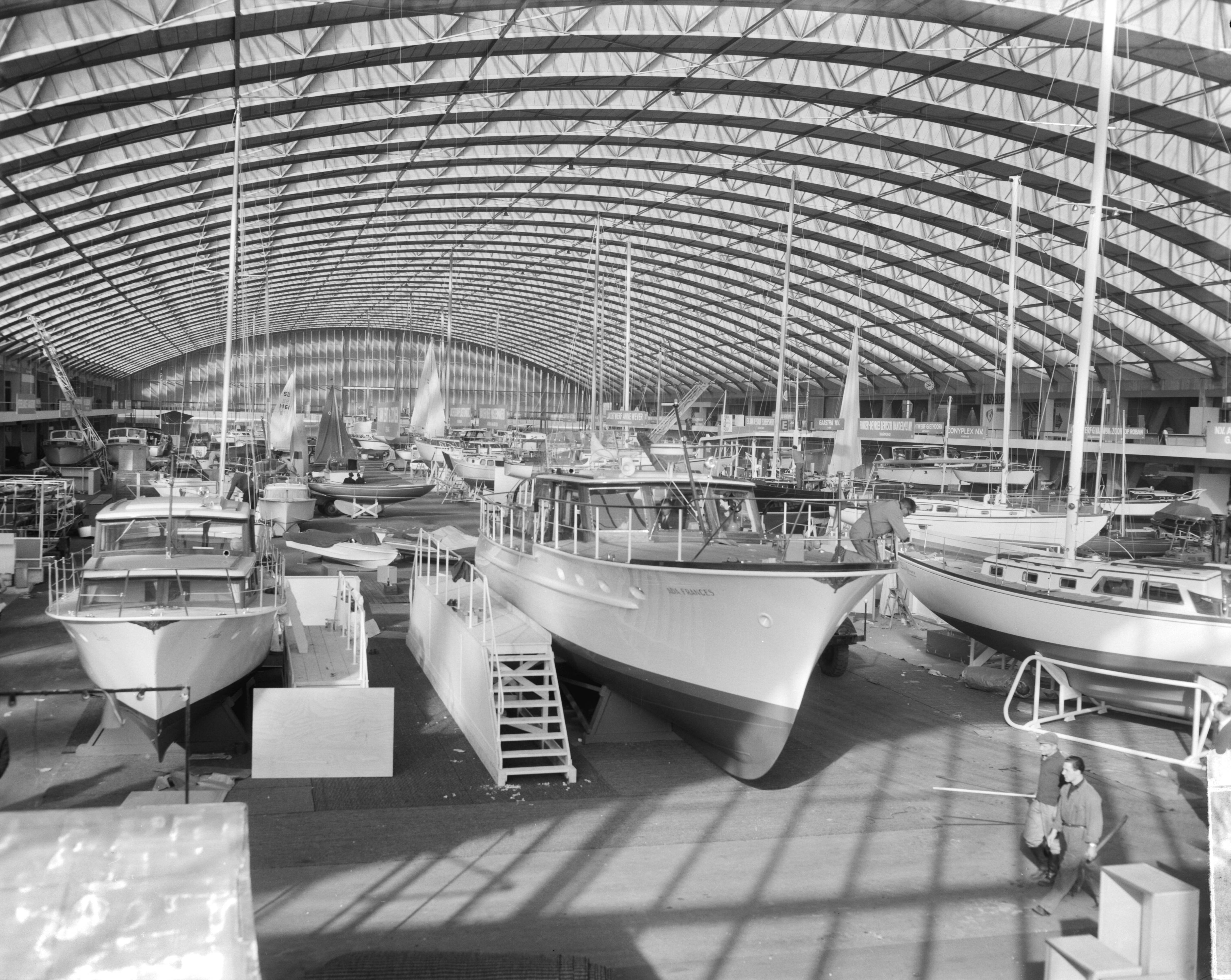 Fotocollectie Anefo — Hiswa in RAI te Amsterdam, overzicht tentoonstelling — Foto: Bilsen, Joop van / Anefo. Licentie: Set B: Rechtenvrij / Publiek Domein. Bron: Nationaal Archief. http://hdl.handle.net/10648/aa2ea204-d0b4-102d-bcf8-003048976d84