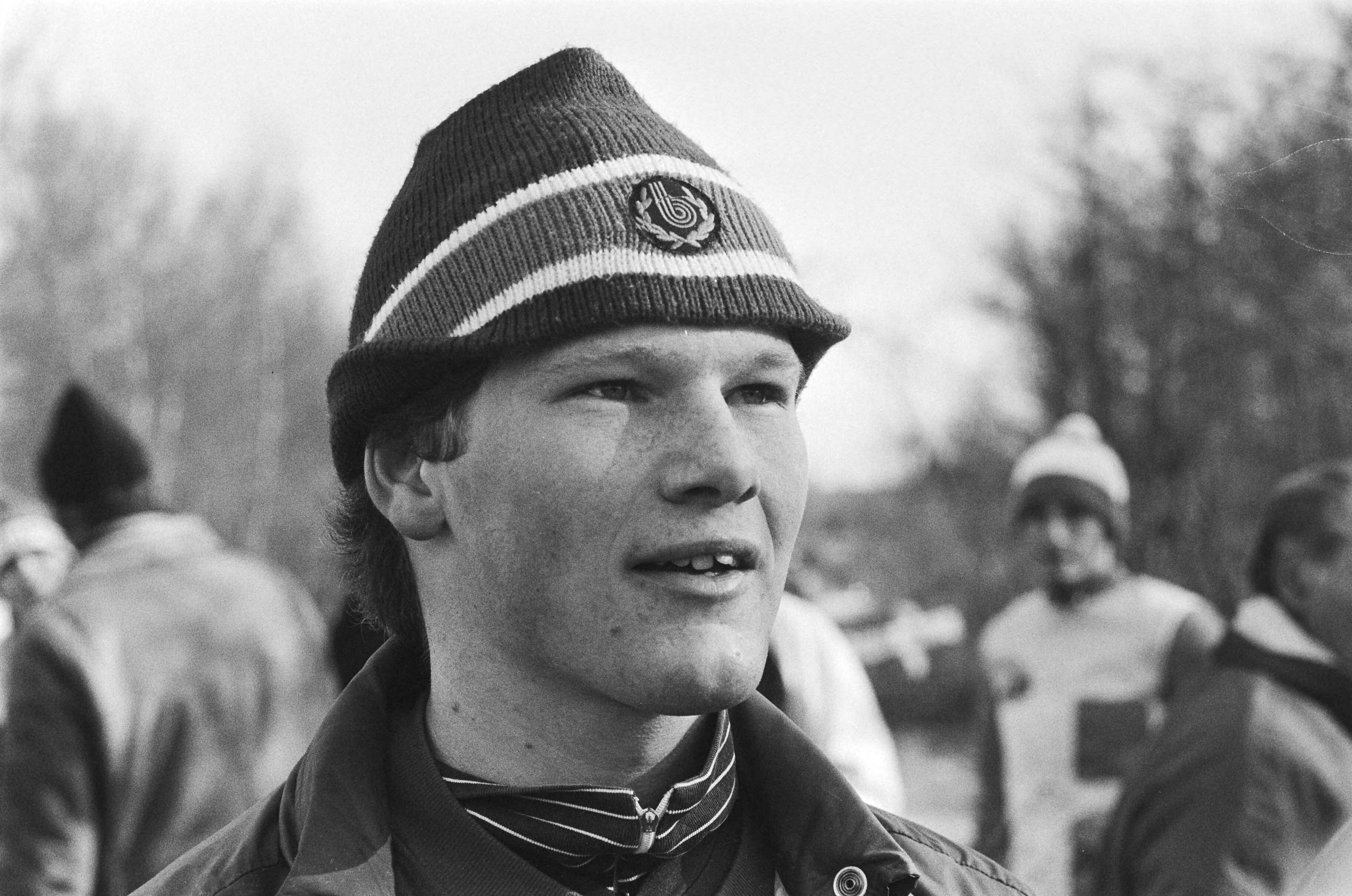 Schaatsdriedaagse Ankeveen — E. Hagen — Foto: Molendijk, Bart / Anefo. Licentie: Set B: Rechtenvrij / Publiek Domein. Bron: Nationaal Archief. http://hdl.handle.net/10648/ad4fcf12-d0b4-102d-bcf8-003048976d84