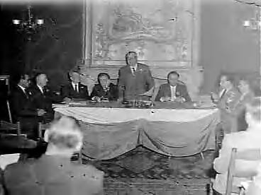 Fotocollectie Anefo — Russisch emigrantencongres "Recht en Vrijheid voor Rusland" in Pulchri Studio in Den Haag. Vlnr. prof. Ivan A. Kurganoff,, Bogaturzhuk, Orekhov, Saaruni — Foto: Behrens, Herbert F. / Anefo. Licentie: Set B: Rechtenvrij / Publiek Domein. Bron: Nationaal Archief. http://hdl.handle.net/10648/a95dcd3c-d0b4-102d-bcf8-003048976d84