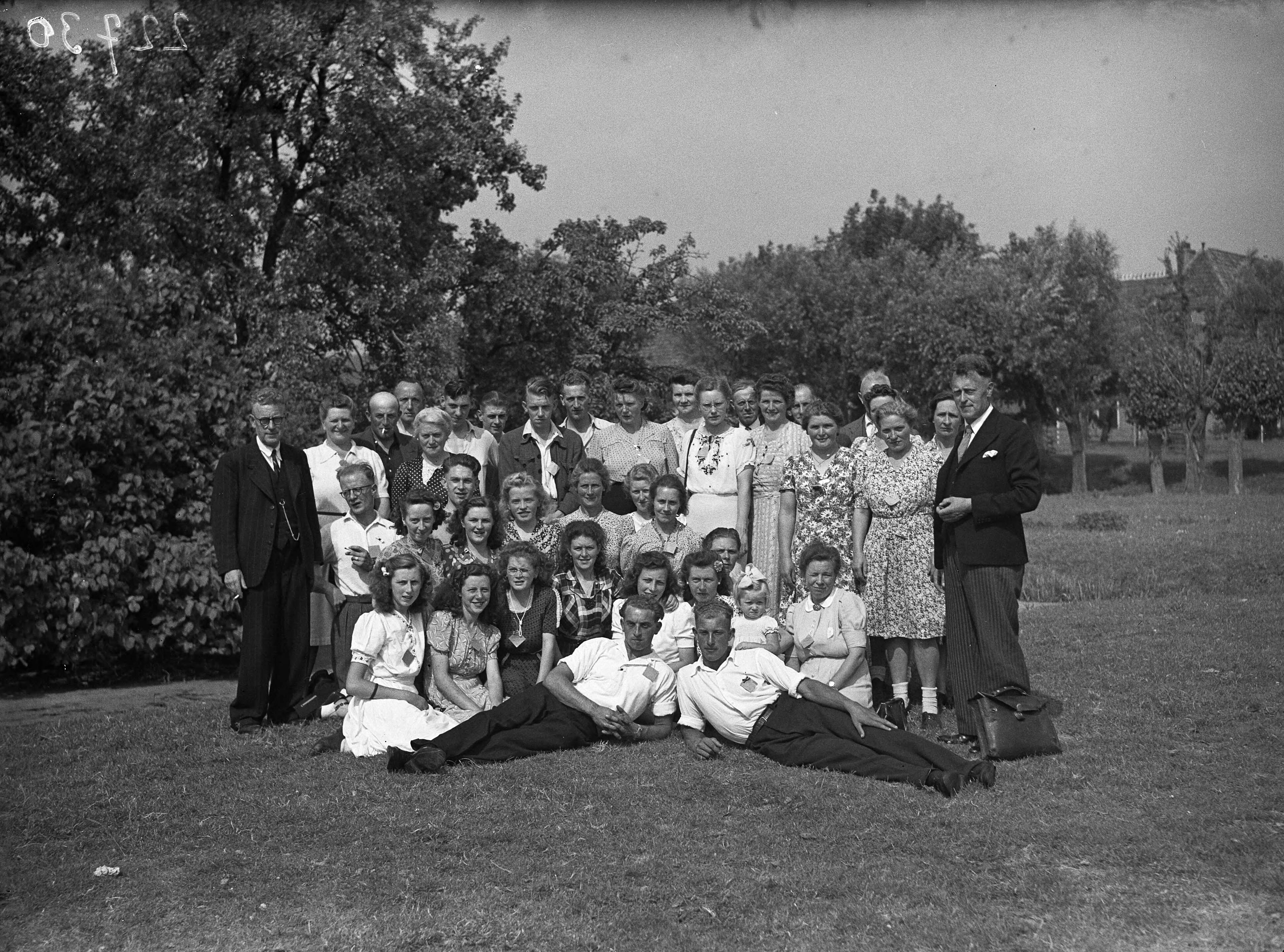 Fotocollectie Anefo — Reeuwijk, Mej. Tr. de Ruiter — Foto: Sagers, Harry / Anefo. Licentie: Set B: Rechtenvrij / Publiek Domein. Bron: Nationaal Archief. http://hdl.handle.net/10648/a8aabfb2-d0b4-102d-bcf8-003048976d84