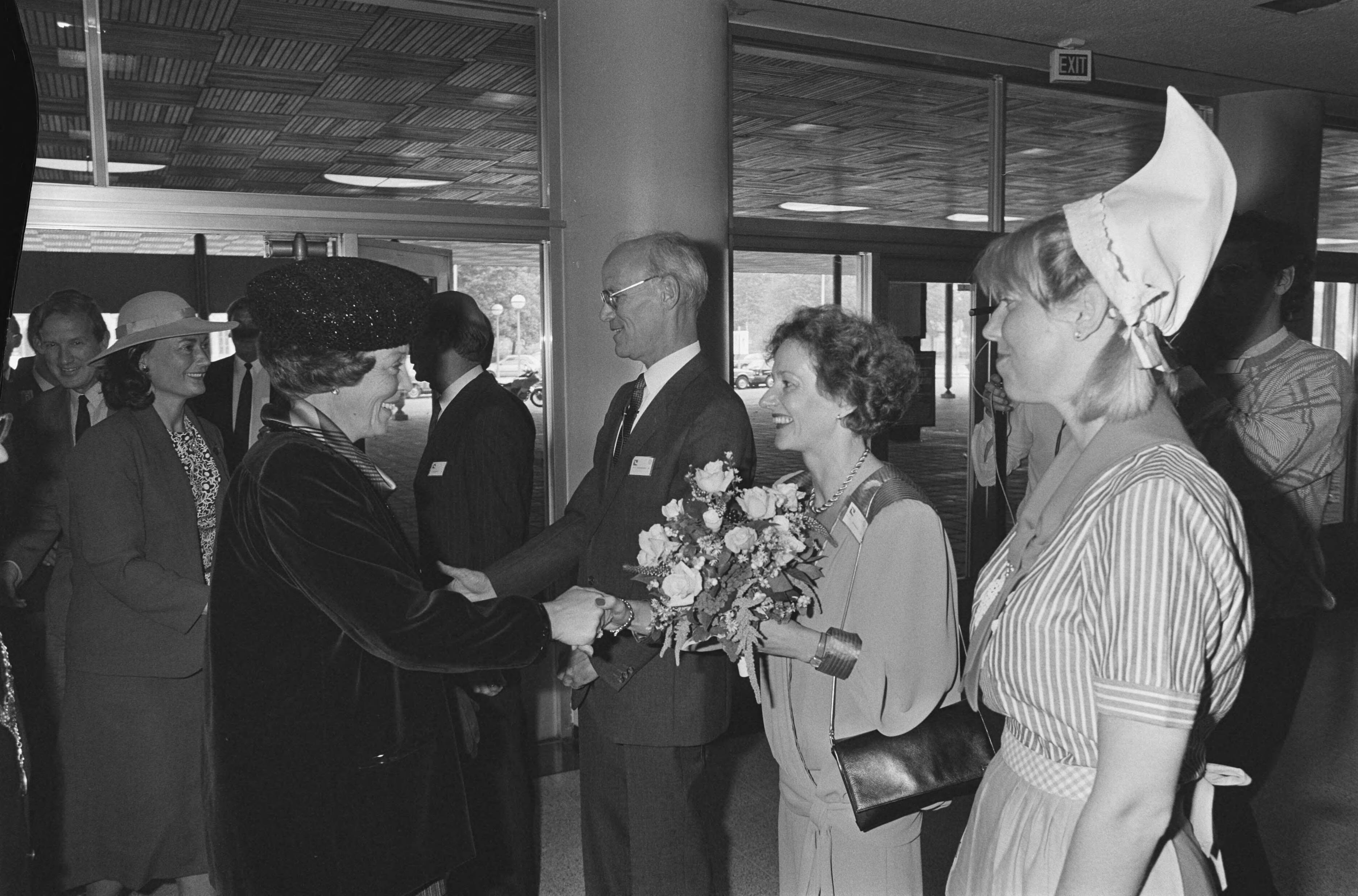 Fotocollectie Anefo — Koningin Beatrix bij Internationaal Zuivelcongres in Den Haag — Foto: Croes, Rob C. / Anefo. Licentie: Set B: Rechtenvrij / Publiek Domein. Bron: Nationaal Archief. http://hdl.handle.net/10648/ad57f3fe-d0b4-102d-bcf8-003048976d84