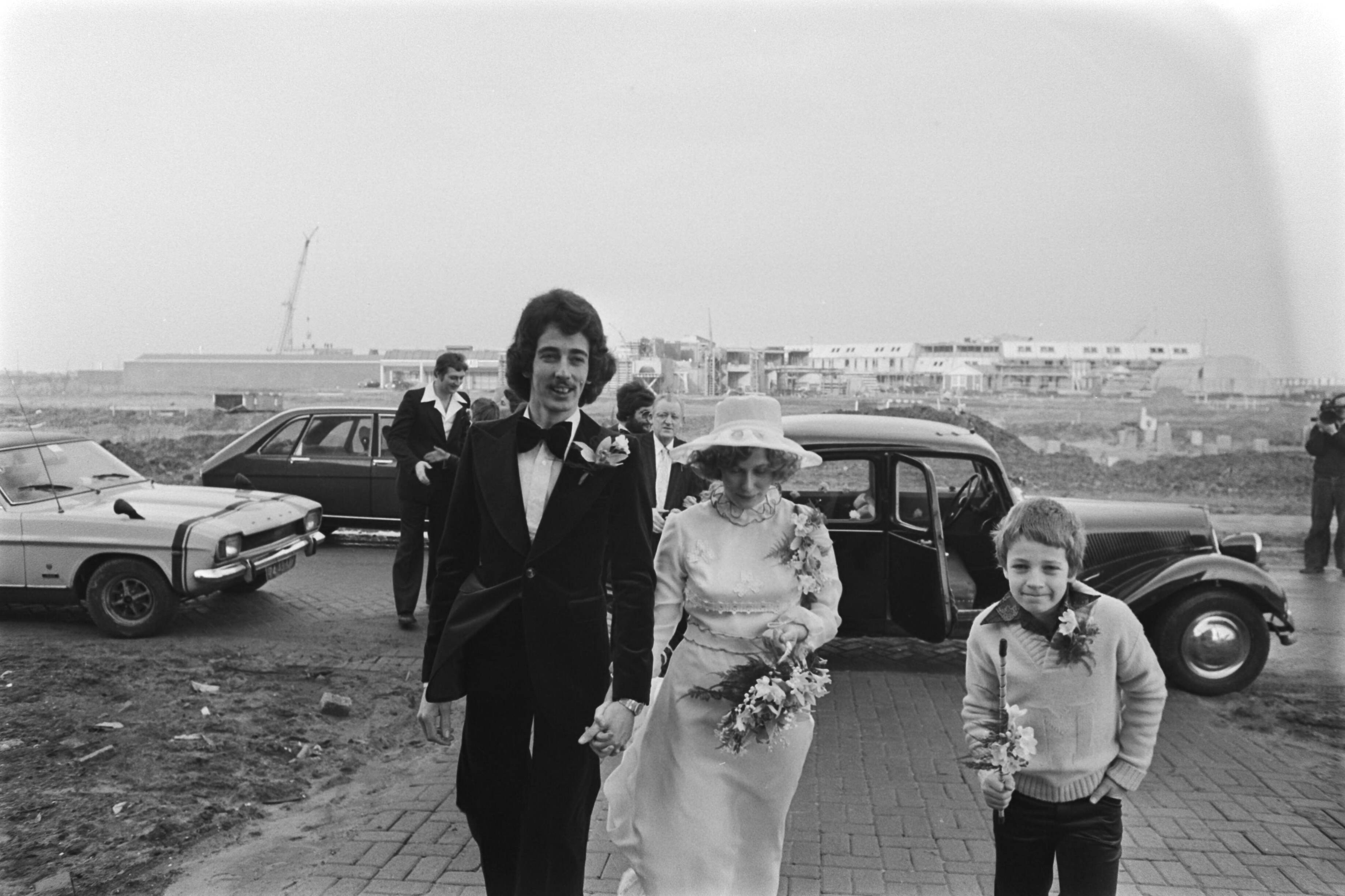 Fotocollectie Anefo — Landdrost Han Lammers voltrekt eerste huwelijk in Almere — Foto: Verhoeff, Bert / Anefo. Licentie: Set B: Rechtenvrij / Publiek Domein. Bron: Nationaal Archief. http://hdl.handle.net/10648/ac943176-d0b4-102d-bcf8-003048976d84