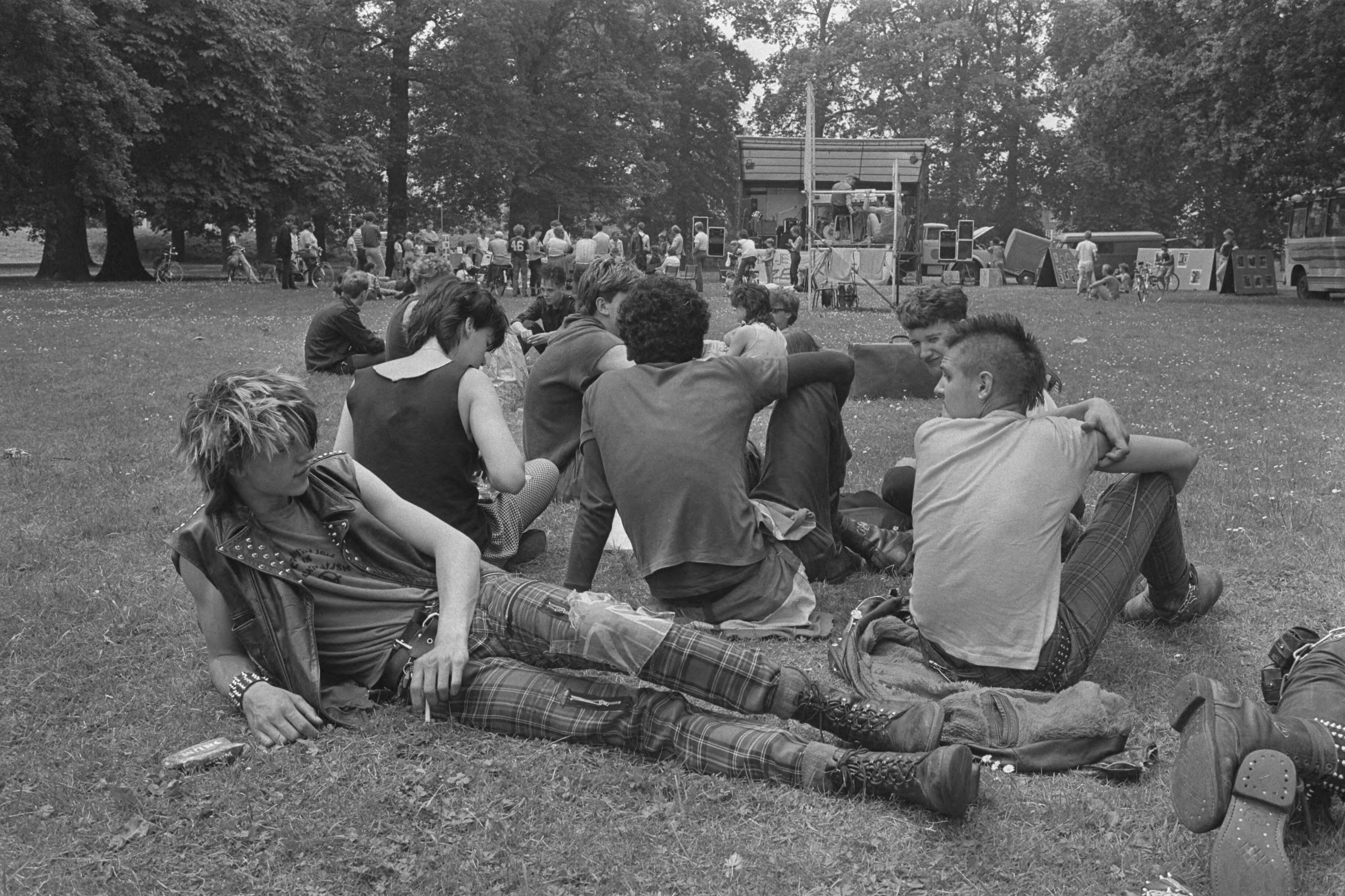 Fotocollectie Anefo — Doe wat festival in Deventer; jonge deelnemers — Foto: Antonisse, Marcel / Anefo. Licentie: Set B: Rechtenvrij / Publiek Domein. Bron: Nationaal Archief. http://hdl.handle.net/10648/ad3a75a4-d0b4-102d-bcf8-003048976d84
