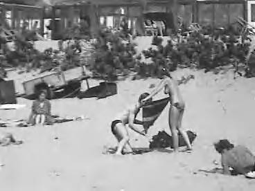 Fotocollectie Rijksvoorlichtingsdienst Eigen — Dia's stranden Scheveningen [doorlopende serie van 16] — Foto: Schuurman, Ralph L. / RVD. Licentie: Set B: Rechtenvrij / Publiek Domein. Bron: Nationaal Archief. http://hdl.handle.net/10648/af6fbbae-d0b4-102d-bcf8-003048976d84