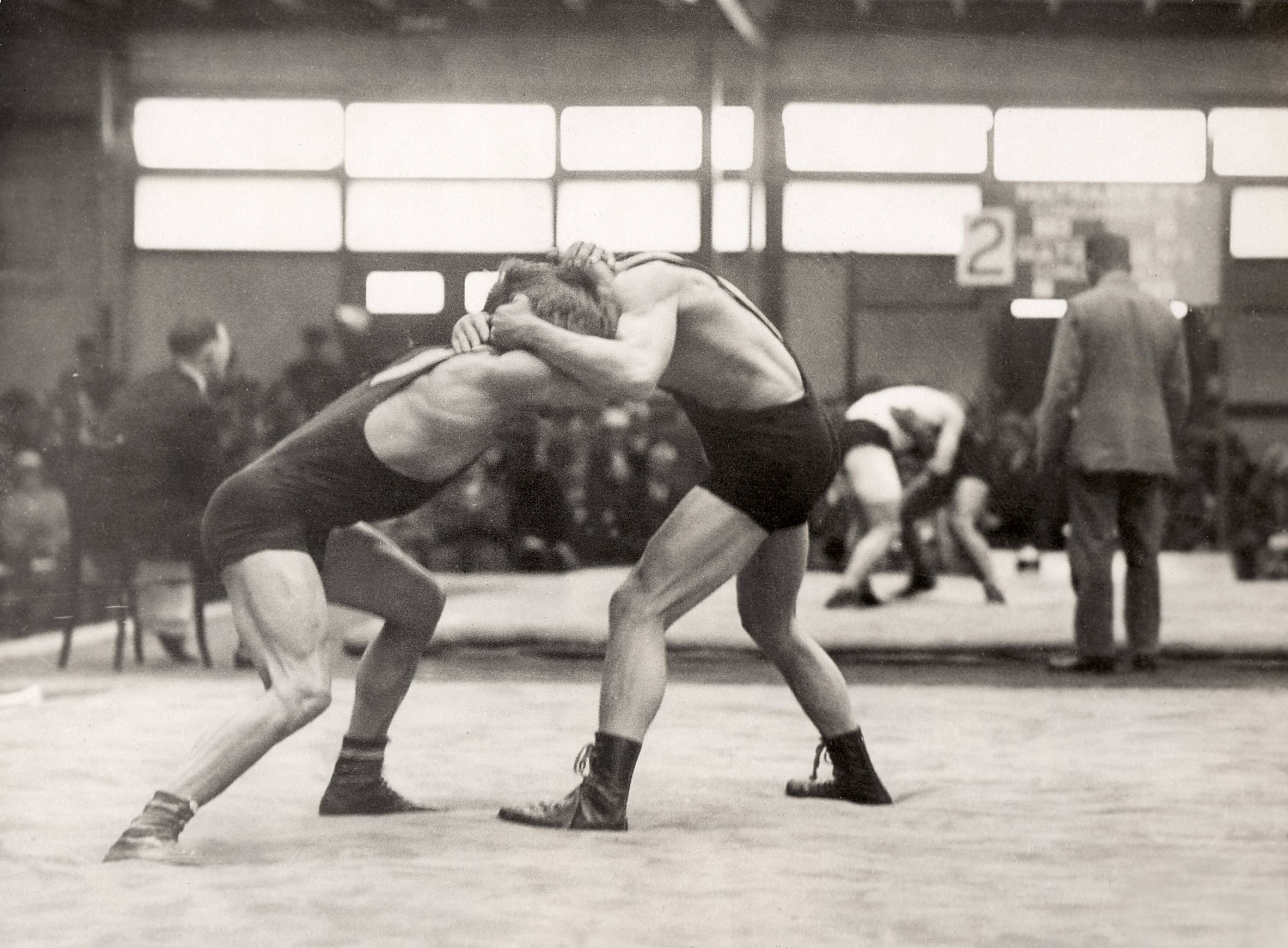 Sport — Sport, Olympische Spelen Amsterdam, 1928 : Opname van een worstelwedstrijd. — Foto: Fotograaf Onbekend / Algemeen Fotobureau Amsterdam / Rechtenvrij (05589). Licentie: Set B: Rechtenvrij / Publiek Domein. Bron: Nationaal Archief. http://hdl.handle.net/10648/35429da7-0bb3-a382-e063-6df0900a6686