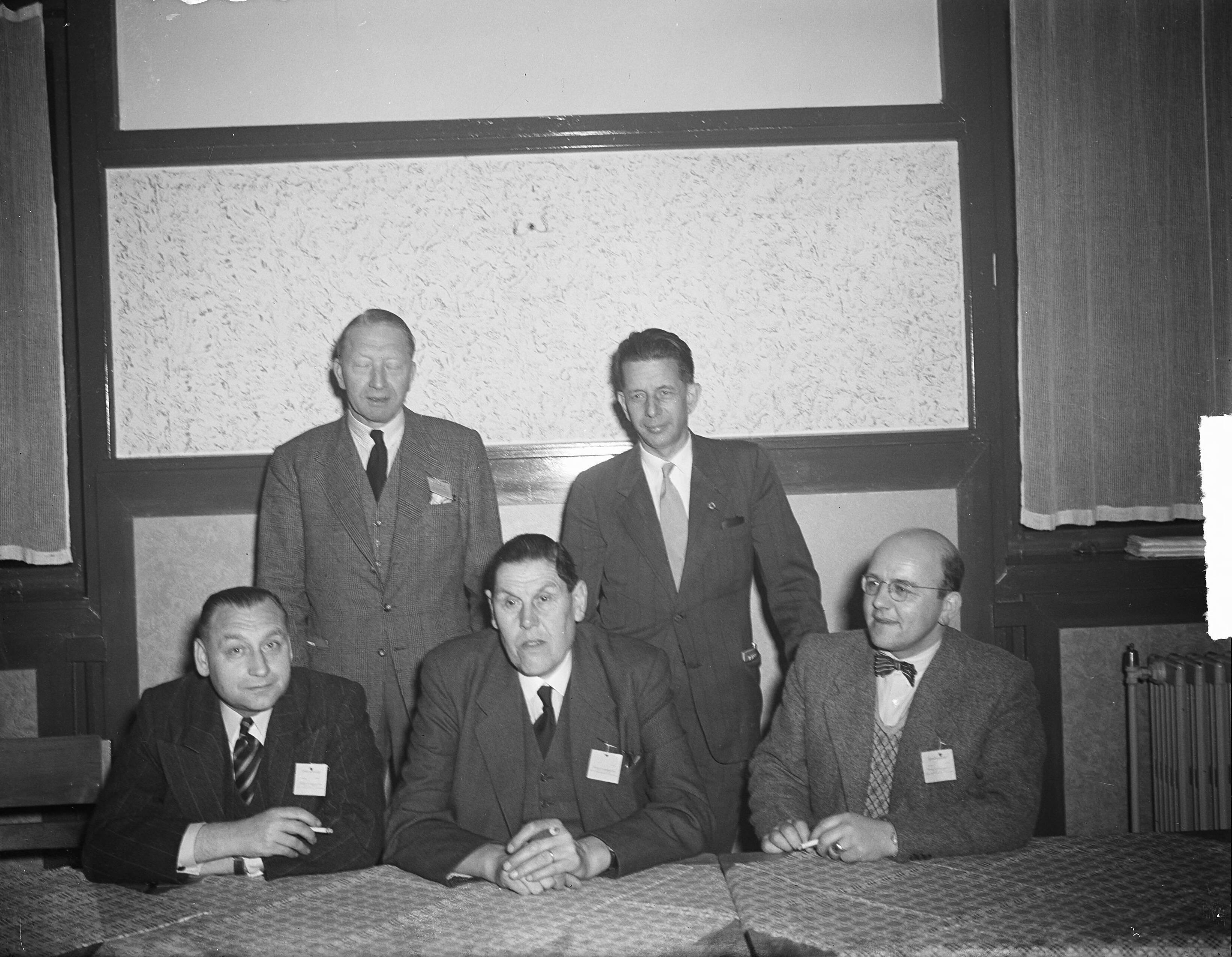 Fotocollectie Anefo — Openingsrit RAC tegen West. Diner Zandvoort — Foto: Averink, […] / Anefo. Licentie: Set B: Rechtenvrij / Publiek Domein. Bron: Nationaal Archief. http://hdl.handle.net/10648/a8c141ec-d0b4-102d-bcf8-003048976d84