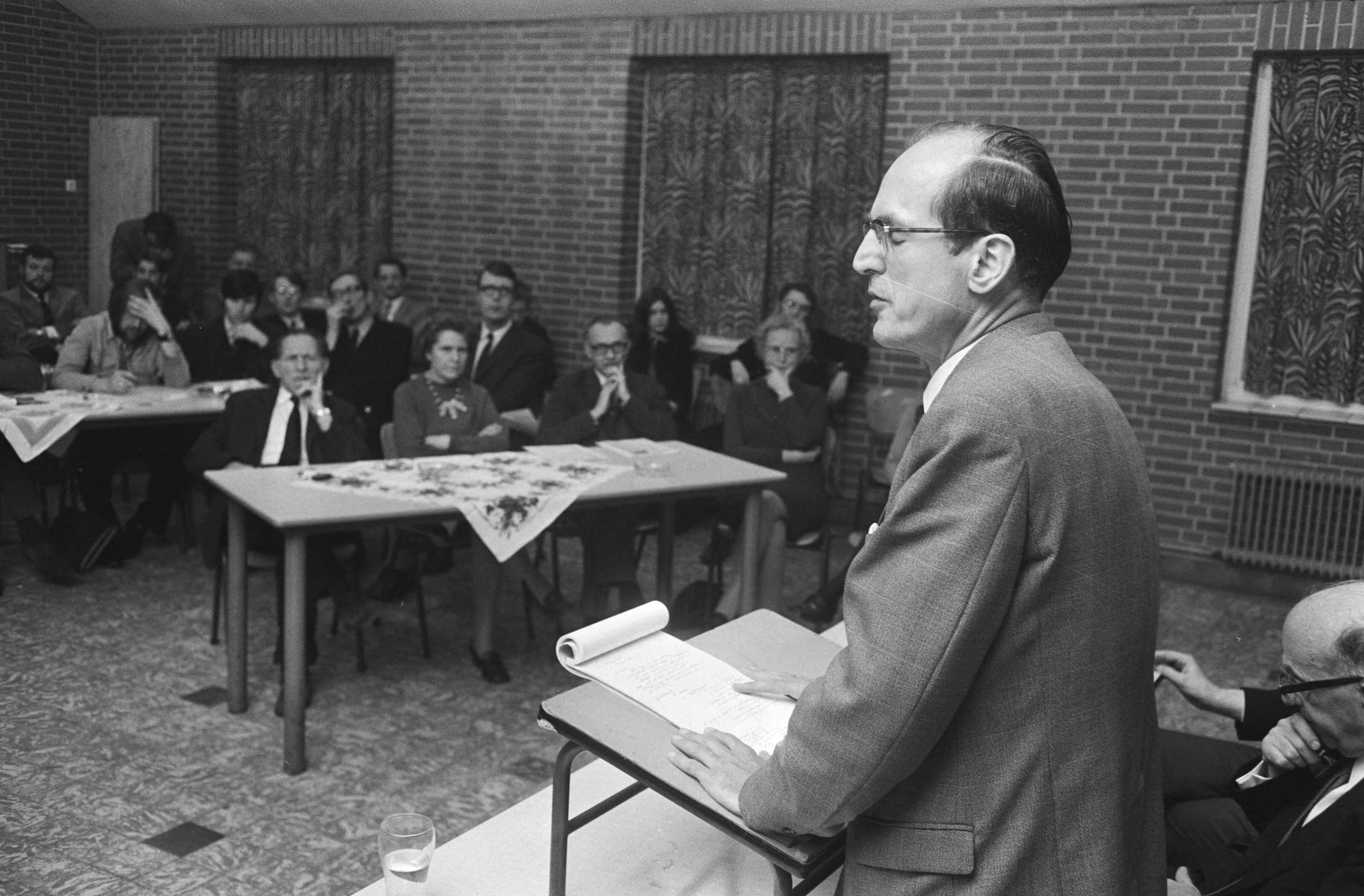 Fotocollectie Anefo — DS70 houdt oprichtingsvergadering voor Zaanstreek in Koog aan de Zaan — Foto: Verhoeff, Bert / Anefo. Licentie: Set B: Rechtenvrij / Publiek Domein. Bron: Nationaal Archief. http://hdl.handle.net/10648/abb180d8-d0b4-102d-bcf8-003048976d84