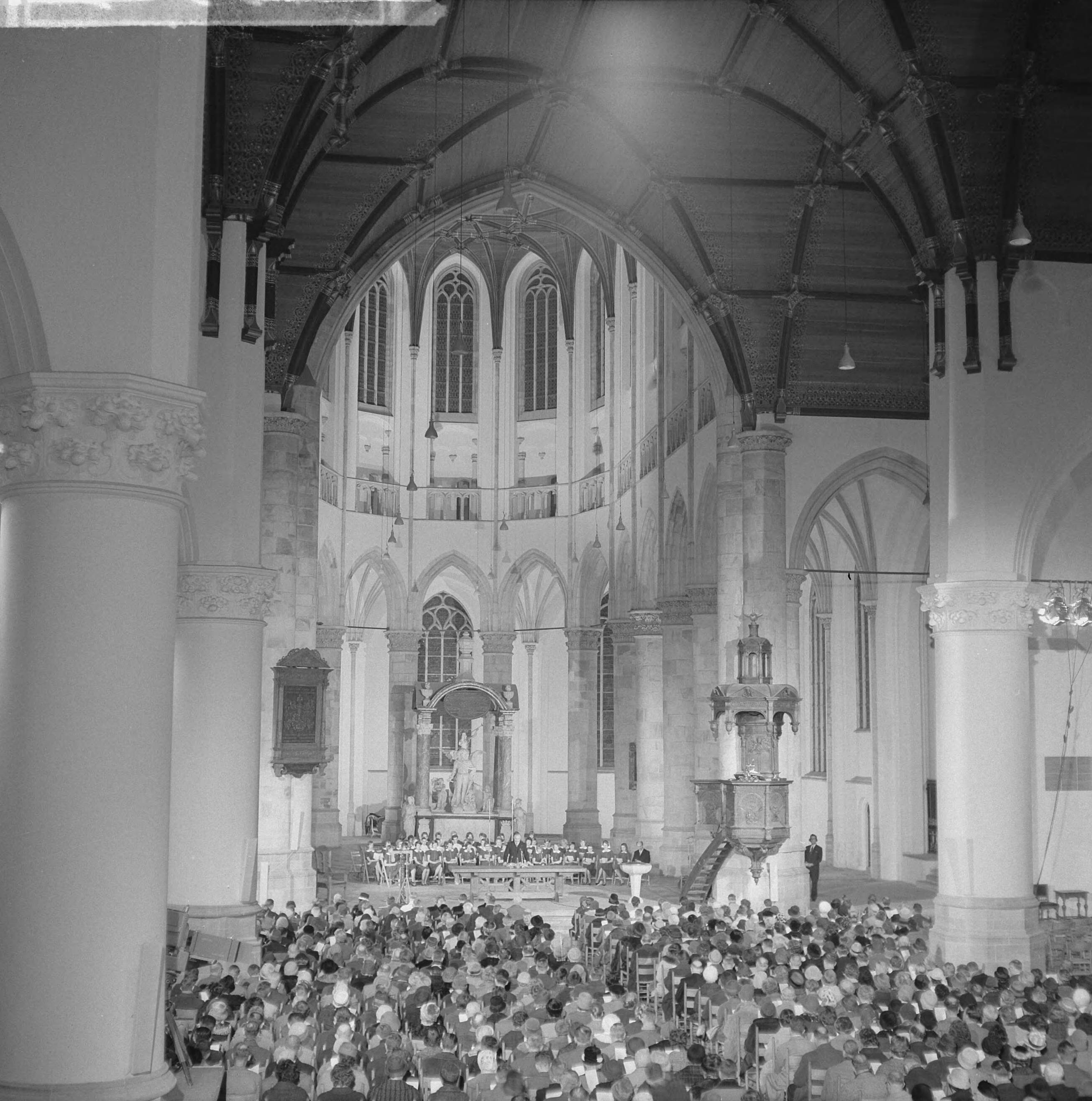 Fotocollectie Anefo — Interkerkelijke dienst te Den Haag, overzicht — Foto: Nijs, Jac. de / Anefo. Licentie: Set B: Rechtenvrij / Publiek Domein. Bron: Nationaal Archief. http://hdl.handle.net/10648/aa20b266-d0b4-102d-bcf8-003048976d84