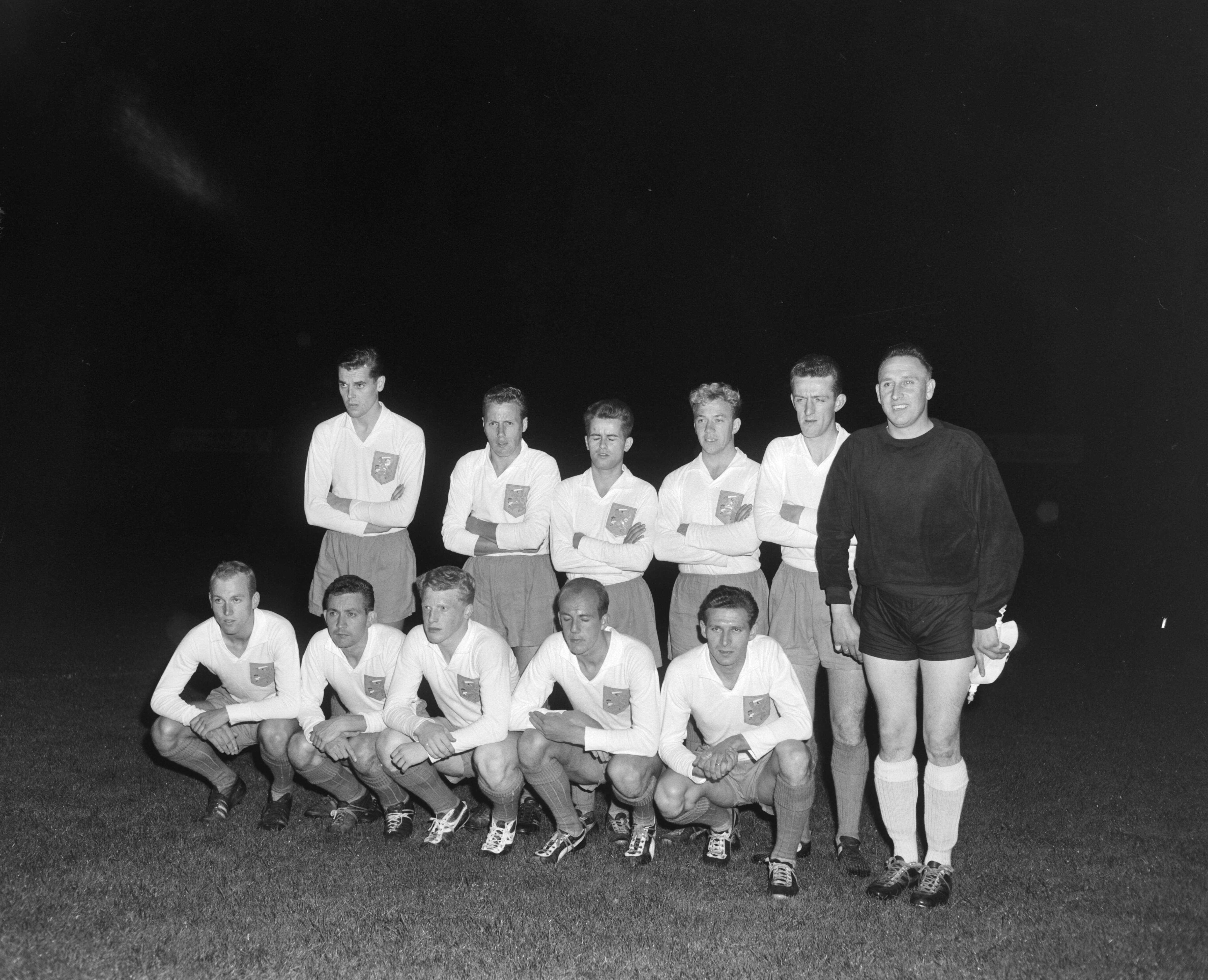 Fotocollectie Anefo — Voetbal. Nederland (zaterdagmiddagamateurs) tegen Zwitserland 4-3. Nederlands elftal. Vlnr. Locht, Visser, Kerkdijk, Korving, Koelewijn, Woudsma, geknield vlnr. Zuiderveen, Nieuwstraten, Kiel, Pannen, Slagbom — Foto: Bilsen, Joop van / Anefo. Licentie: Set B: Rechtenvrij / Publiek Domein. Bron: Nationaal Archief. http://hdl.handle.net/10648/aa480640-d0b4-102d-bcf8-003048976d84