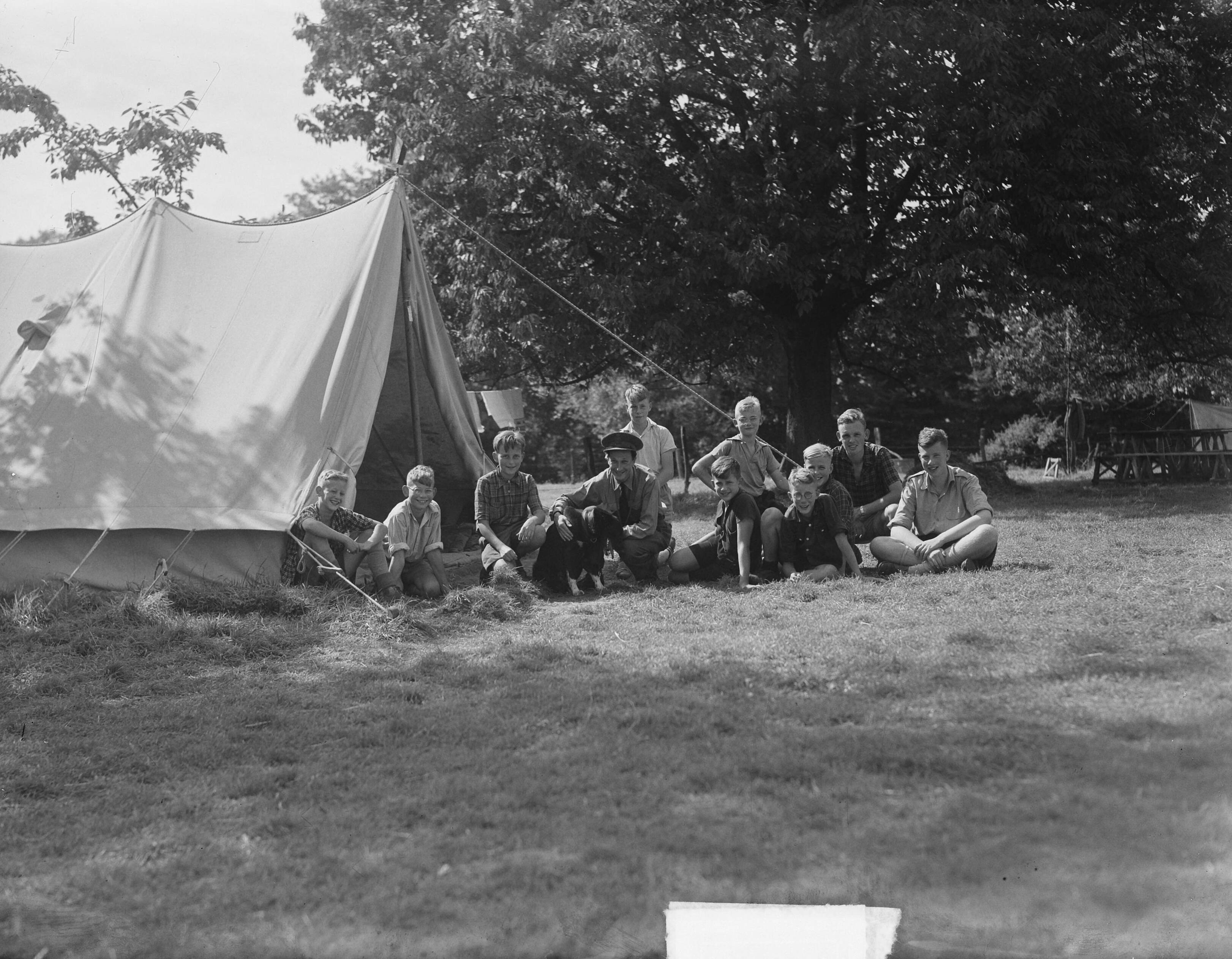VCJC kamp Mheer — Foto: Nijs, Jac. de / Anefo. — Licentie: Set B: Rechtenvrij / Publiek Domein. Bron: Nationaal Archief. http://hdl.handle.net/10648/a8ddf0ee-d0b4-102d-bcf8-003048976d84