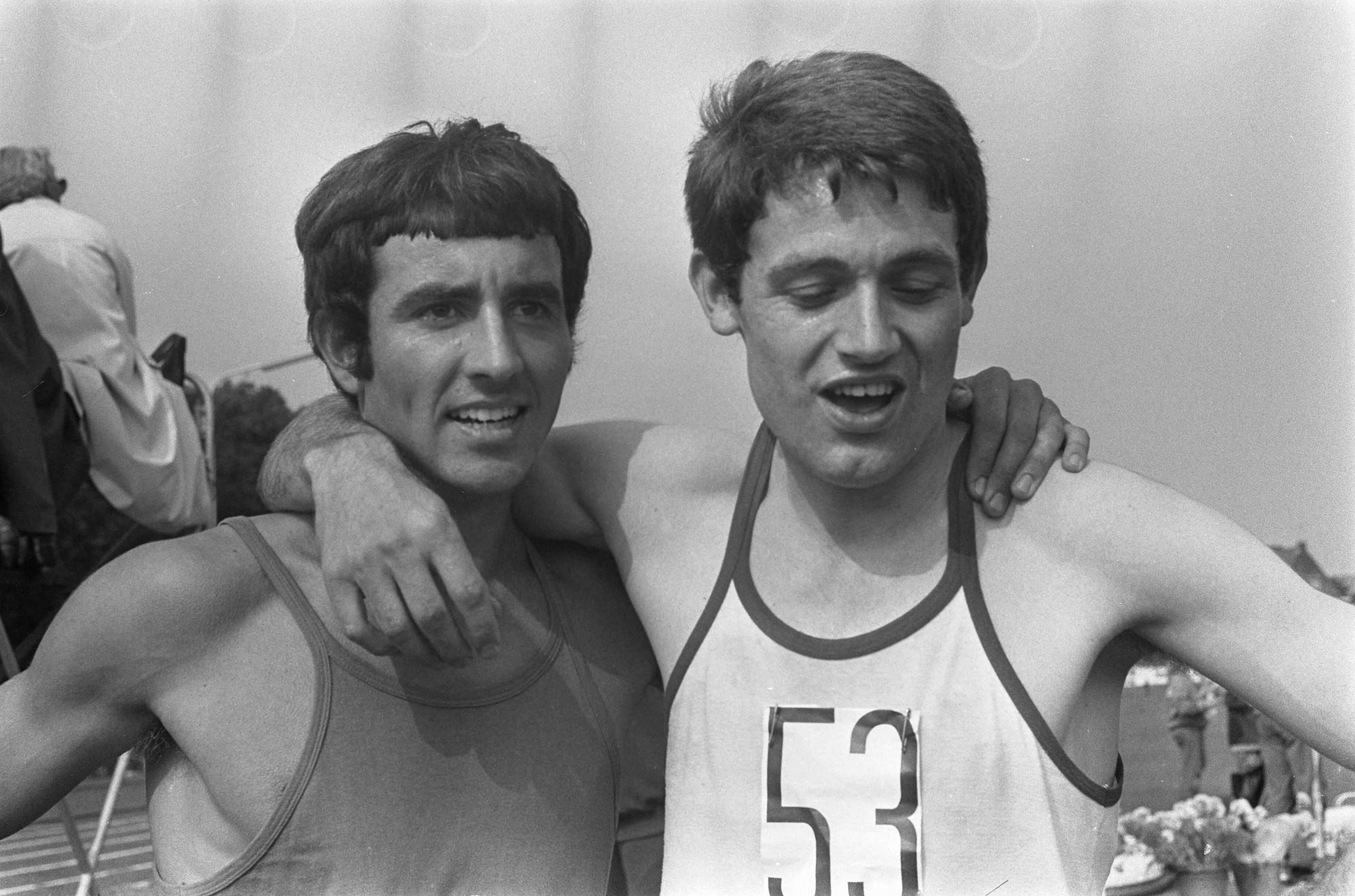 Fotocollectie Anefo — Atletiek Den Haag . Nummers 16.17 Ger Udding en Bram Wassenaar — Foto: Koch, Eric / Anefo. Licentie: Set B: Rechtenvrij / Publiek Domein. Bron: Nationaal Archief. http://hdl.handle.net/10648/ab465d58-d0b4-102d-bcf8-003048976d84