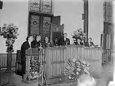 Fotocollectie Anefo — Prins Bernhard opent tweede Europese reclamecongres in de Ridderzaal te Den Haag — Foto: Behrens, Herbert F. / Anefo. Licentie: Set B: Rechtenvrij / Publiek Domein. Bron: Nationaal Archief. http://hdl.handle.net/10648/a969ac56-d0b4-102d-bcf8-003048976d84