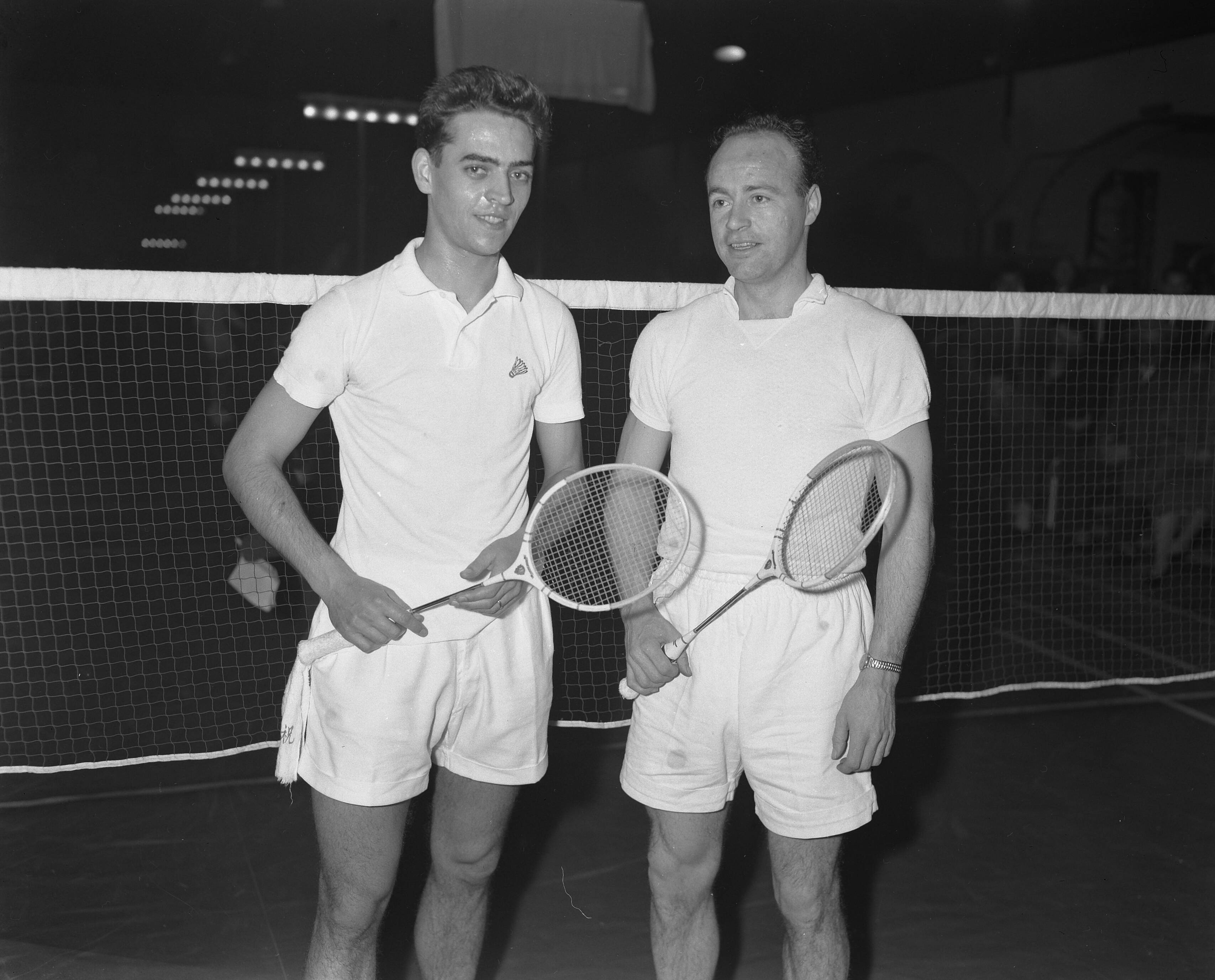 Fotocollectie Anefo — Internationale kampioenschap badminton te Haarlem. Arne Rasmussen en J. Hammergaard Hansen (Denemarken) — Foto: Behrens, Herbert F. / Anefo. Licentie: Set B: Rechtenvrij / Publiek Domein. Bron: Nationaal Archief. http://hdl.handle.net/10648/a955170a-d0b4-102d-bcf8-003048976d84