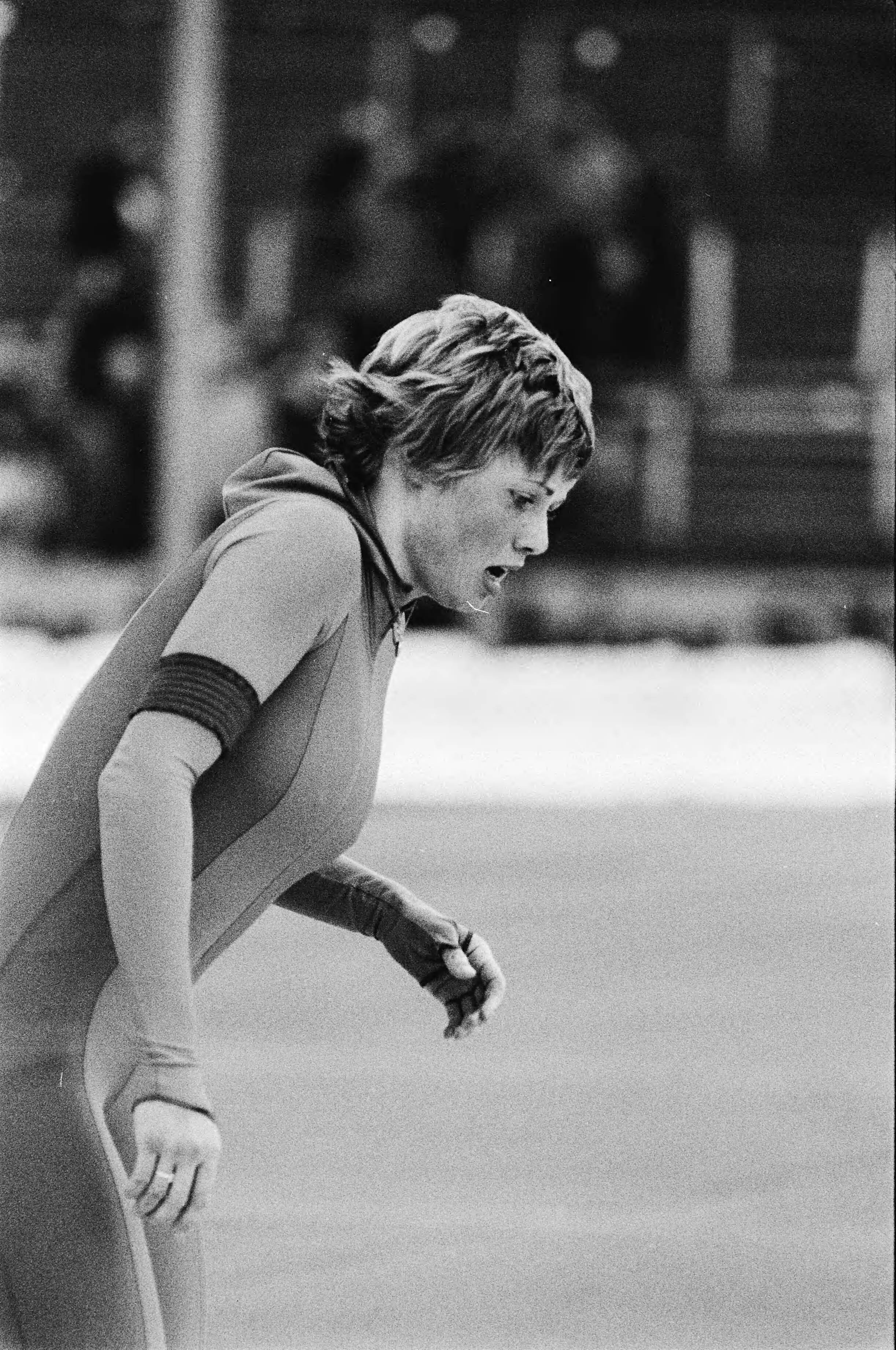 Fotocollectie Anefo — Nederlandse kampioenschappen schaatsen dames allround in Den Haag. Ria Visser rijdt uit na een van haar ritten. — Foto: Suyk, Koen / Anefo. Licentie: Set B: Rechtenvrij / Publiek Domein. Bron: Nationaal Archief. http://hdl.handle.net/10648/acd7a53c-d0b4-102d-bcf8-003048976d84