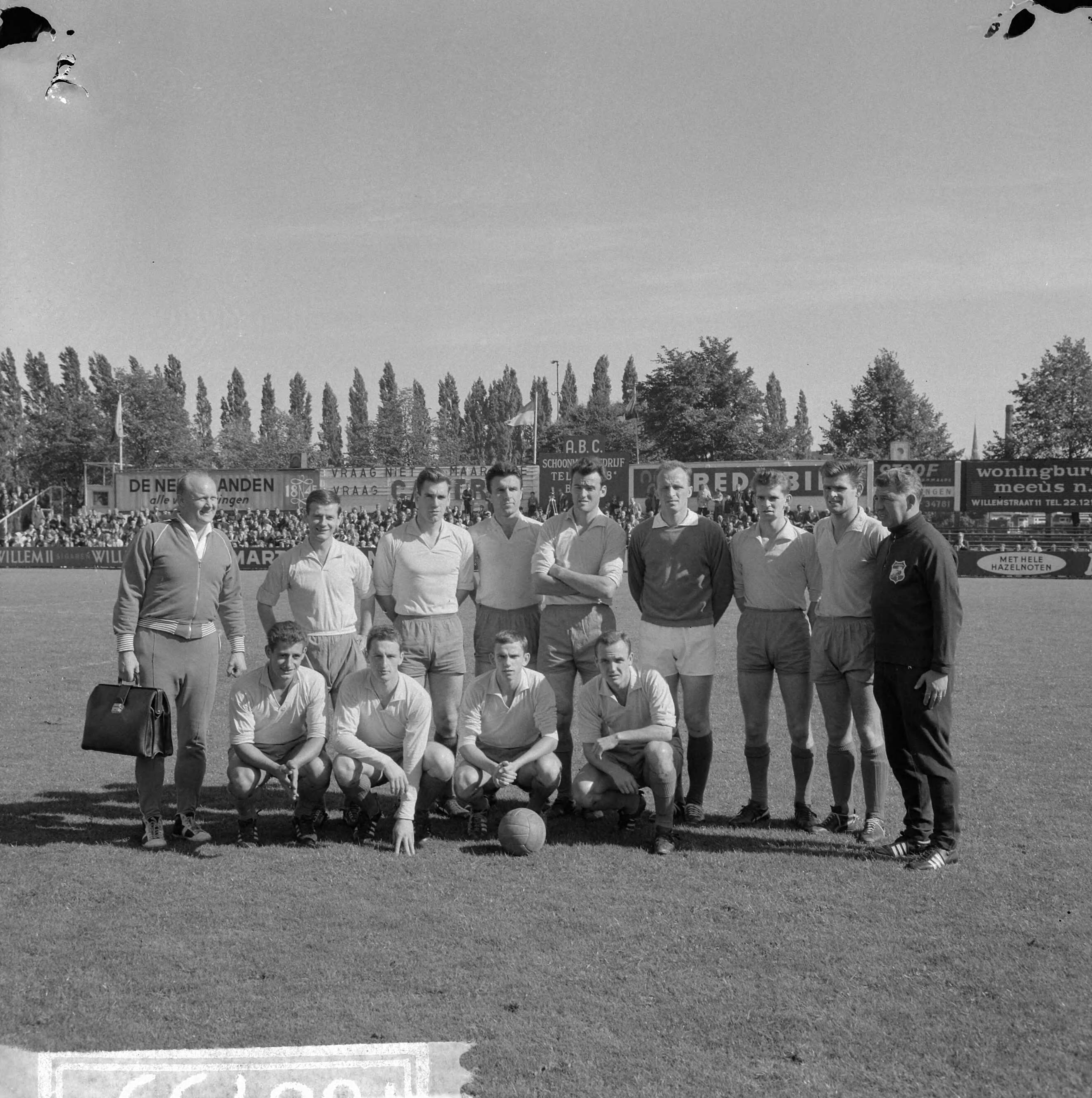 Fotocollectie Anefo — Voetbal. NAC tegen Sittardia 2-2, elftal Sittardia — Foto: Nijs, Jac. de / Anefo. Licentie: Set B: Rechtenvrij / Publiek Domein. Bron: Nationaal Archief. http://hdl.handle.net/10648/aa78f8c2-d0b4-102d-bcf8-003048976d84