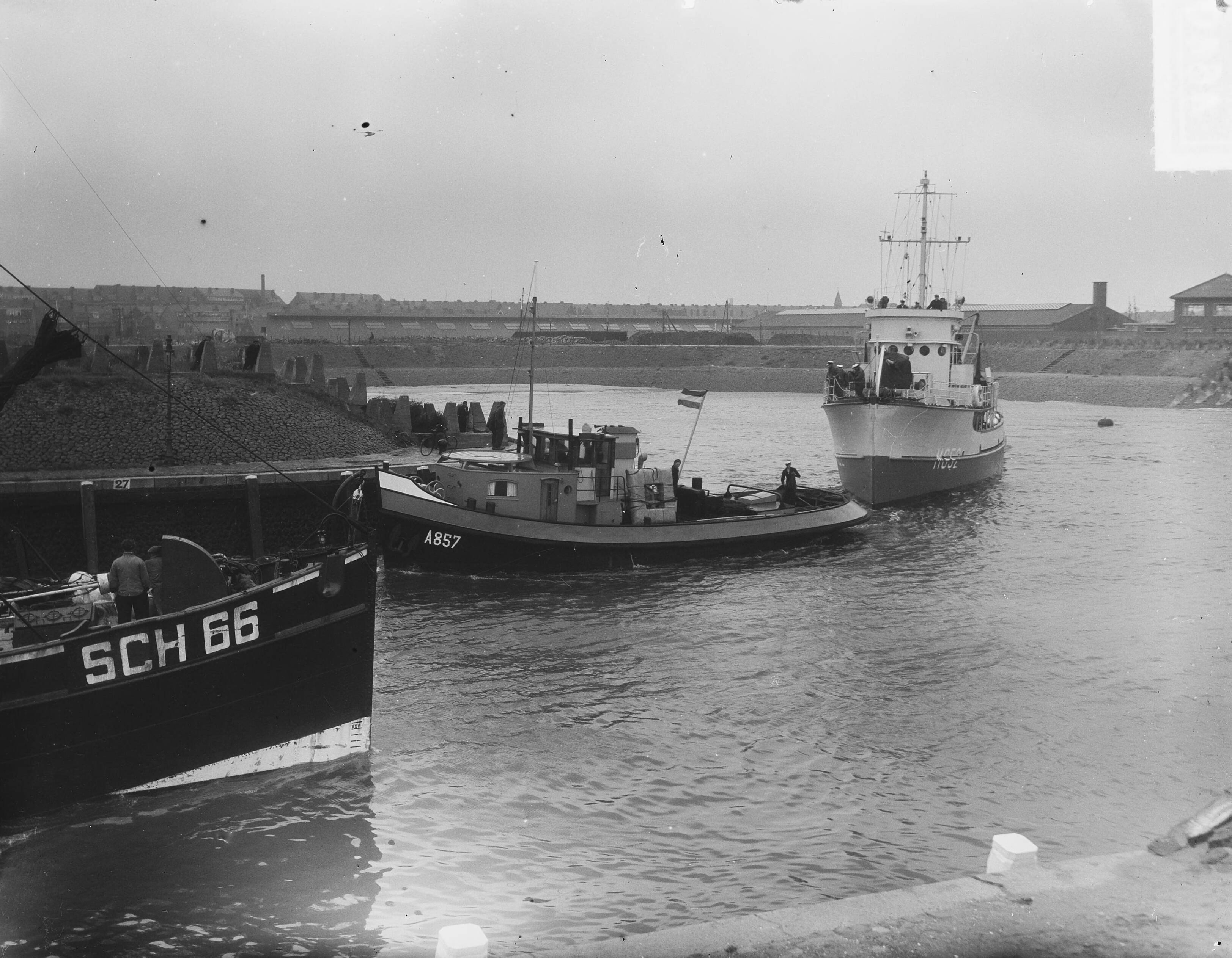 Bezoek mijnenvegers aan Scheveningen voor oefening Factotum — Foto: Duinen, H. van / Anefo. — Licentie: Set B: Rechtenvrij / Publiek Domein. Bron: Nationaal Archief. http://hdl.handle.net/10648/a8ec3596-d0b4-102d-bcf8-003048976d84
