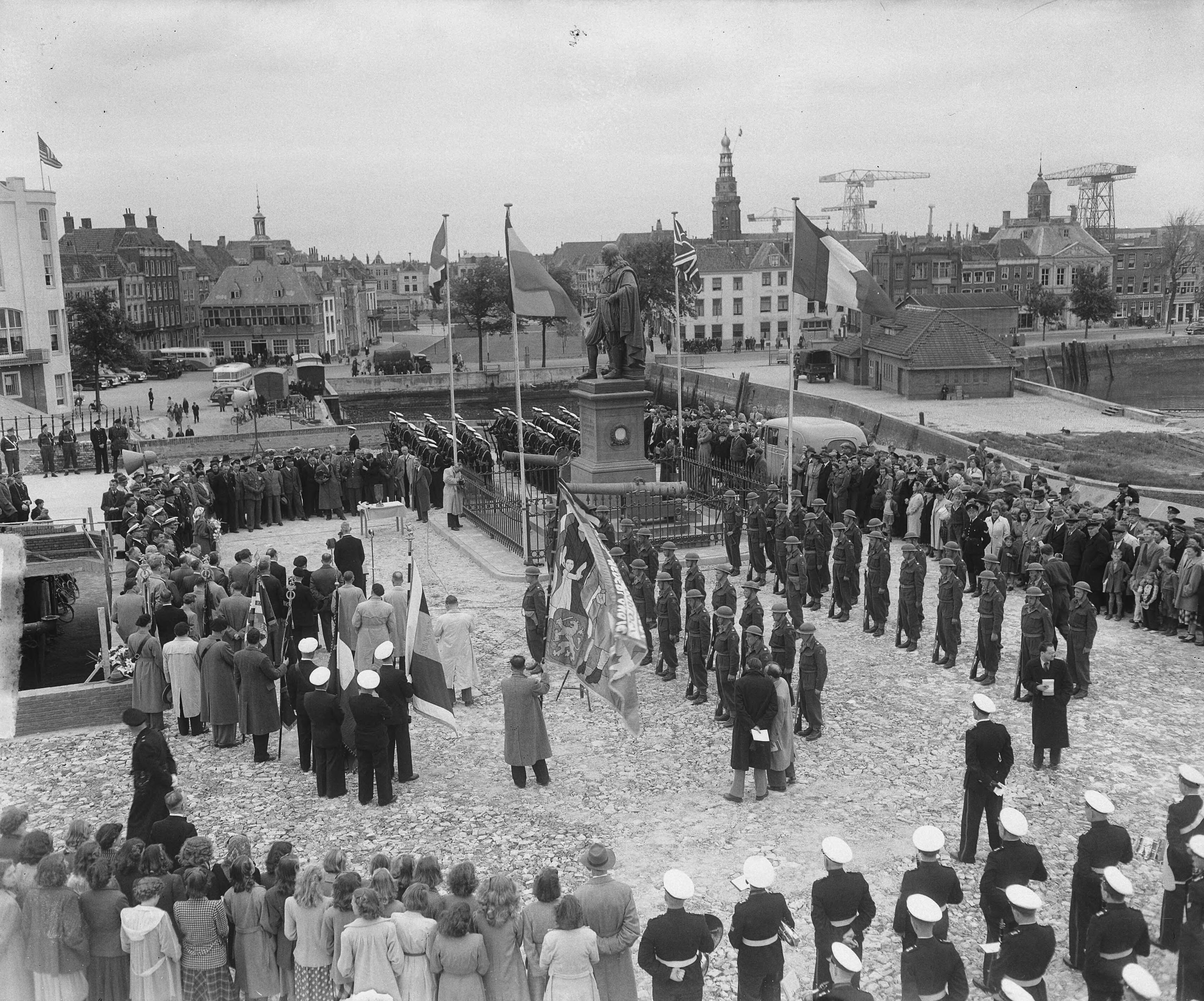 Fotocollectie Anefo — Vlissingen. Overzicht Belgische oudstrijders — Foto: Merk, Ben / Anefo. Licentie: Set B: Rechtenvrij / Publiek Domein. Bron: Nationaal Archief. http://hdl.handle.net/10648/a8c96da4-d0b4-102d-bcf8-003048976d84