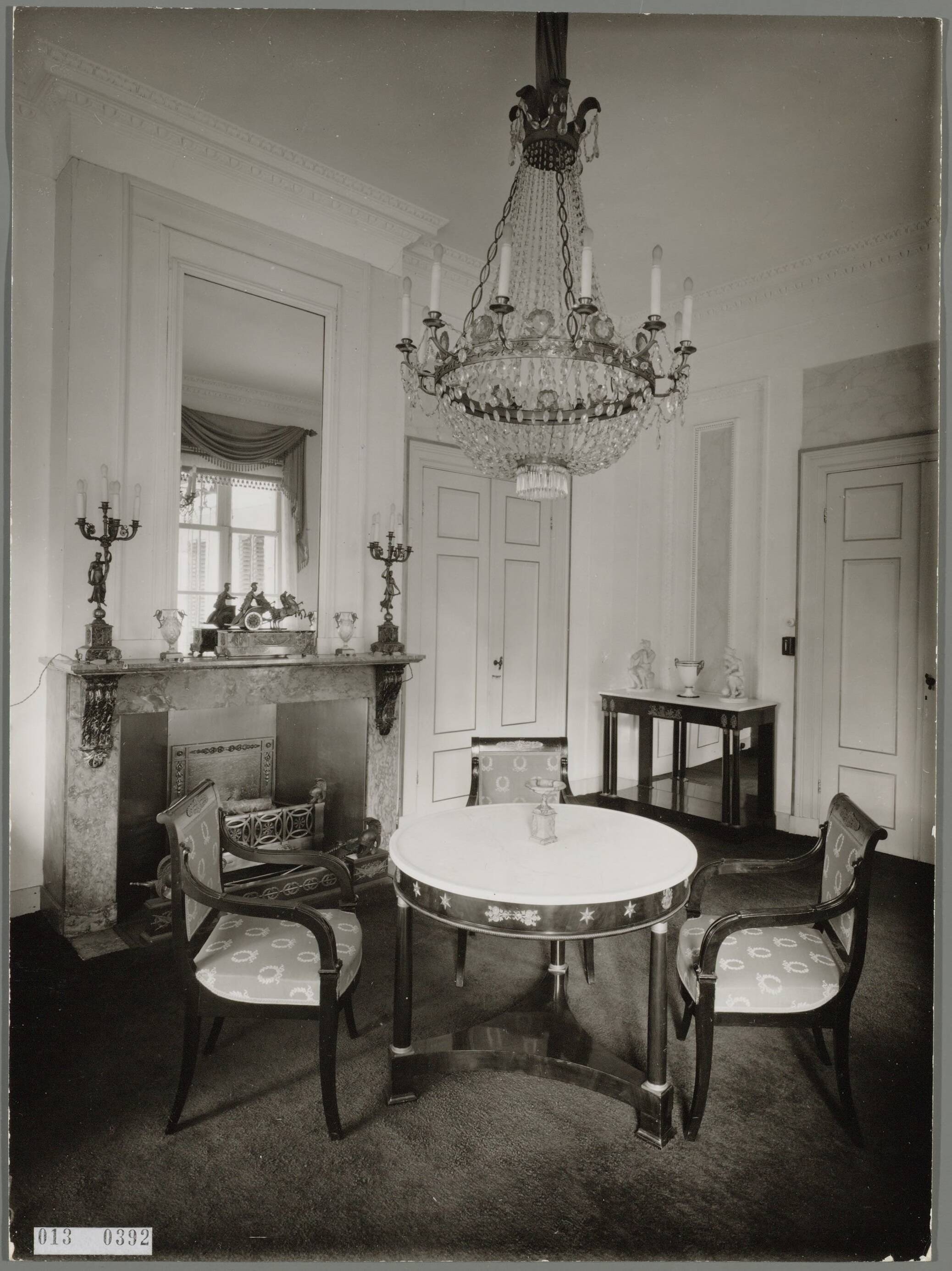 Paleis Soestdijk — Kleine theekamer — Foto: Onbekend / RVD. Licentie: Set B: Rechtenvrij / Publiek Domein. Bron: Nationaal Archief. http://hdl.handle.net/10648/afa85324-d0b4-102d-bcf8-003048976d84