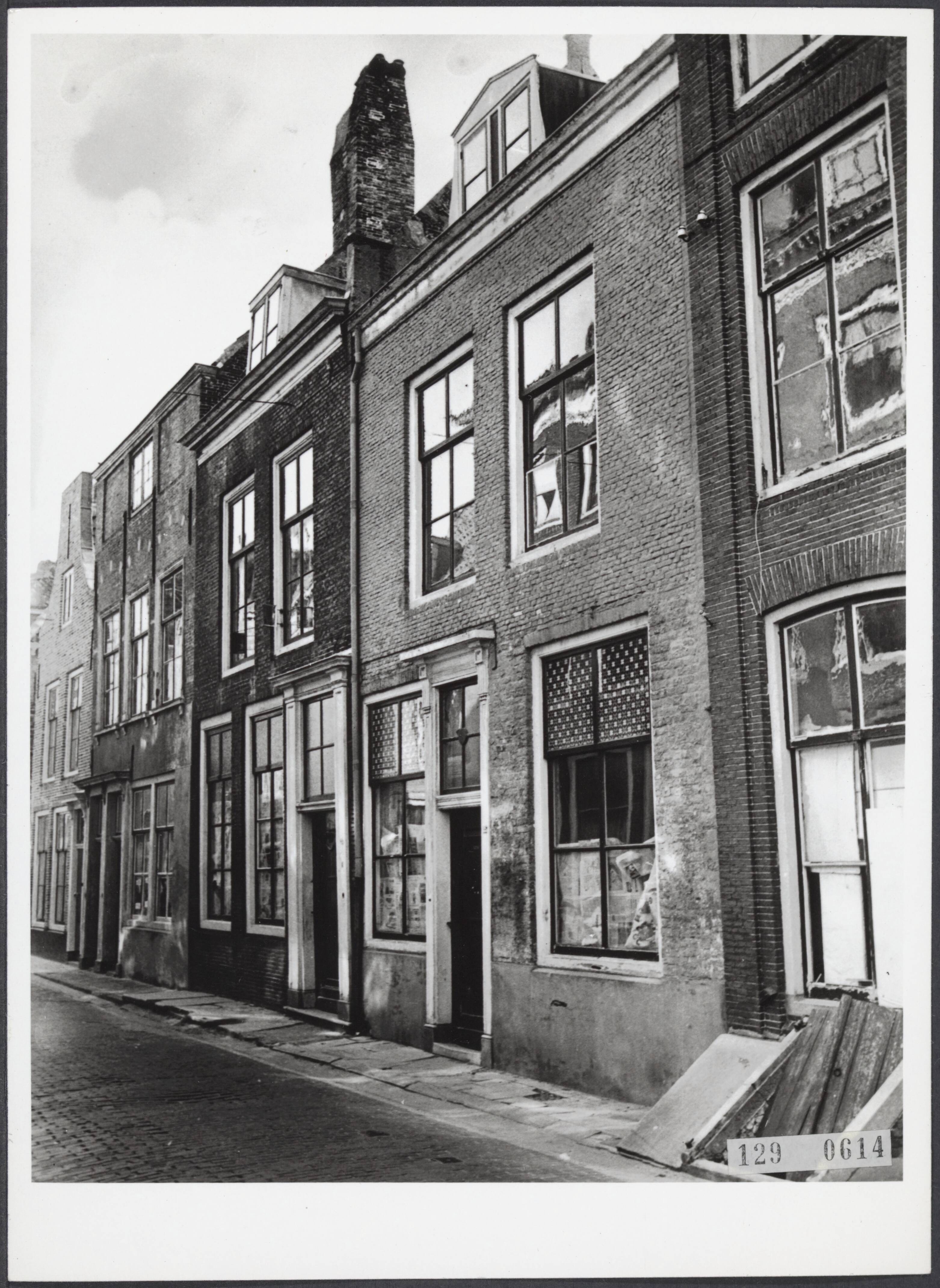 Steden [RVD] — Middelburg. Spanjaardstraat (oude toestand) — Foto: Rijksvoorlichtingsdienst (RVD). Licentie: Set B: Rechtenvrij / Publiek Domein. Bron: Nationaal Archief. http://hdl.handle.net/10648/af473986-d0b4-102d-bcf8-003048976d84