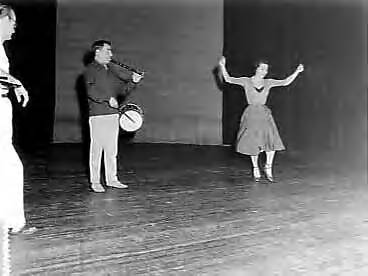 Fotocollectie Anefo — Repetitie Spaanse danseres Mariemma in de Kurzaal te Scheveningen — Foto: Behrens, Herbert F. / Anefo. Licentie: Set B: Rechtenvrij / Publiek Domein. Bron: Nationaal Archief. http://hdl.handle.net/10648/a981c52a-d0b4-102d-bcf8-003048976d84