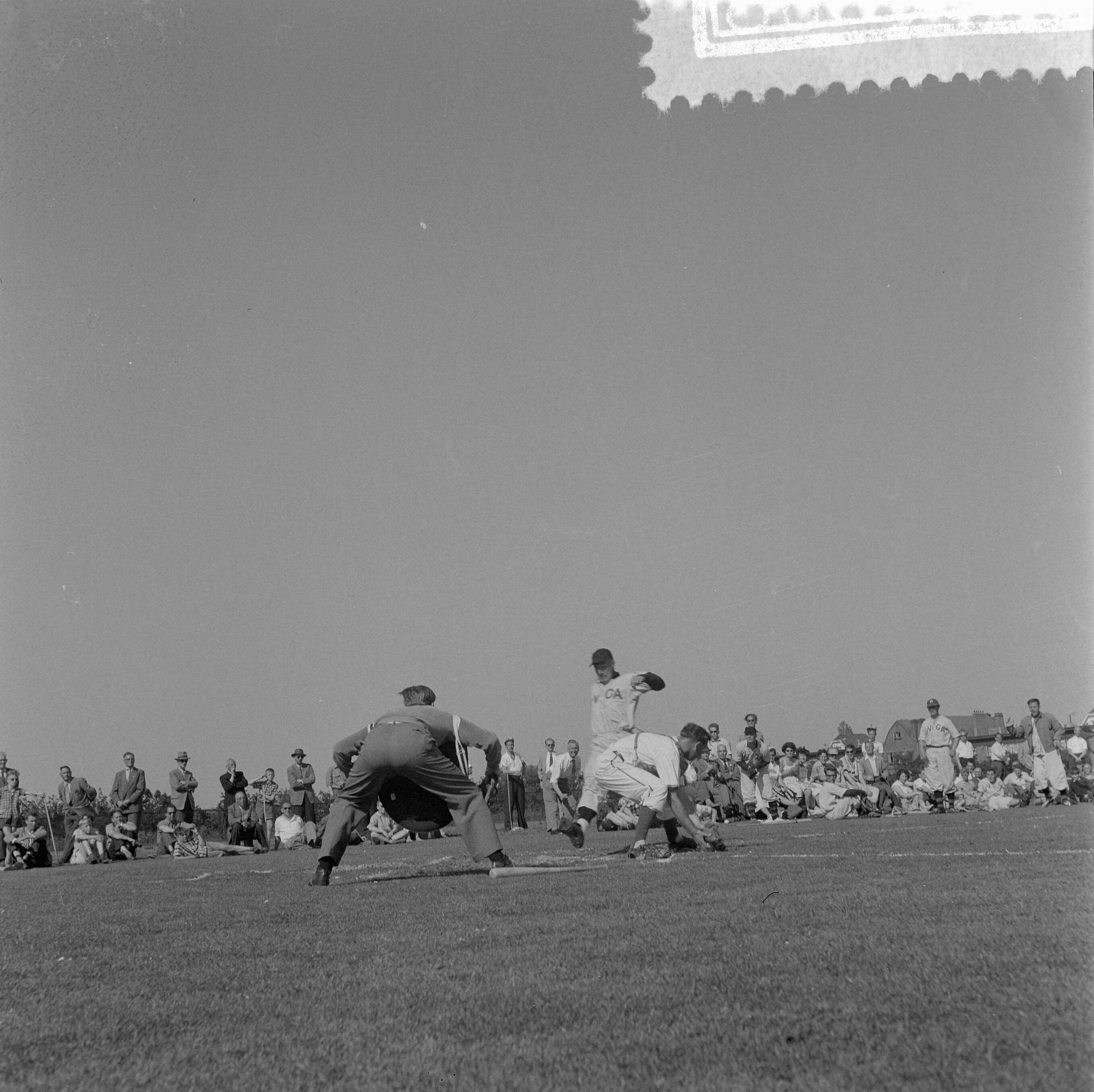 Fotocollectie Anefo — Honkbal. EHS tegen VVGA 4-9. Spelmoment — Foto: Koch, Eric / Anefo. Licentie: Set B: Rechtenvrij / Publiek Domein. Bron: Nationaal Archief. http://hdl.handle.net/10648/a96247e0-d0b4-102d-bcf8-003048976d84