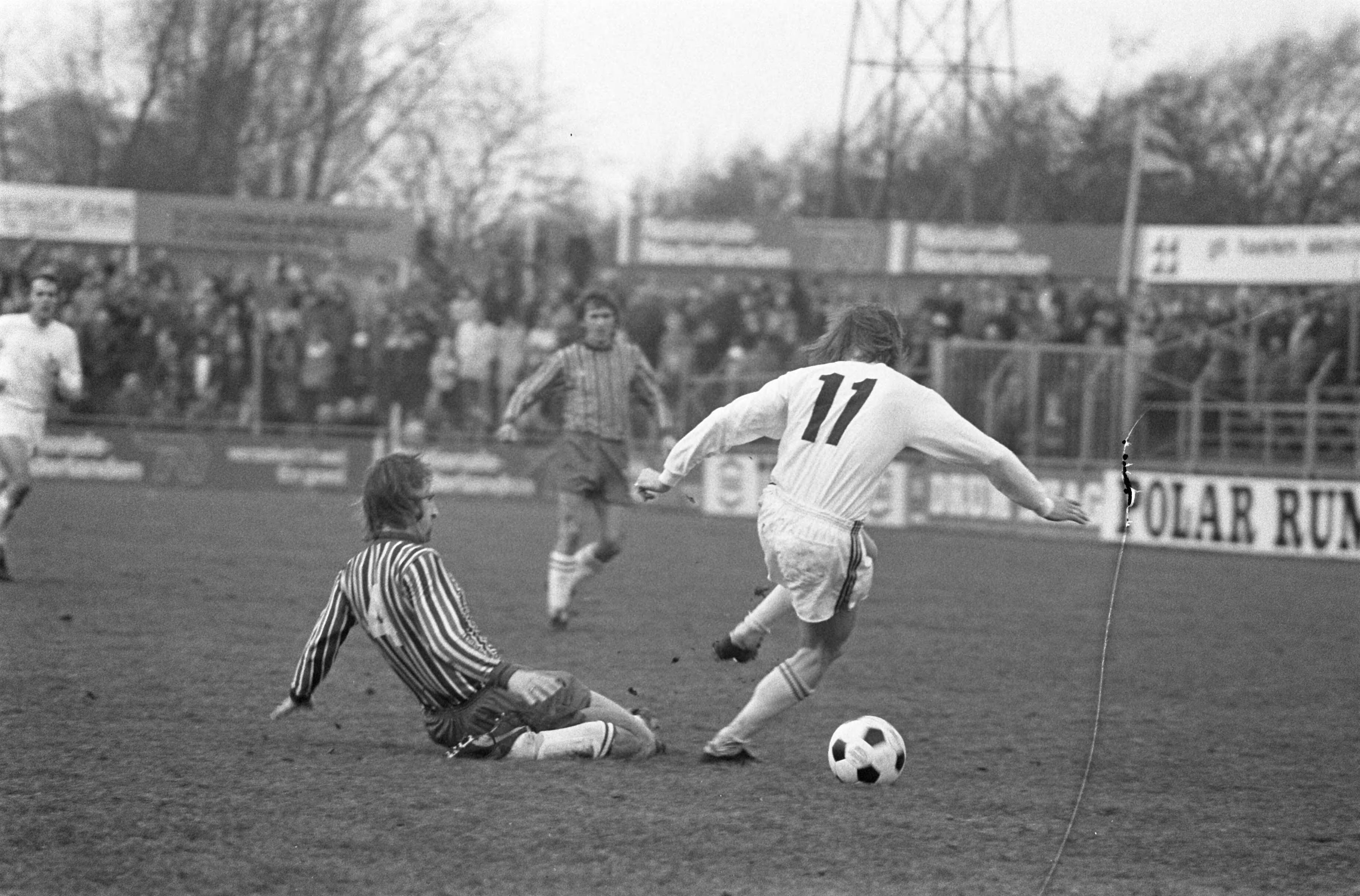 FC Haarlem tegen FC Twente — Doelpunt Twente — Foto: Fotograaf Onbekend / Anefo. Licentie: Set B: Rechtenvrij / Publiek Domein. Bron: Nationaal Archief. http://hdl.handle.net/10648/ac4016ea-d0b4-102d-bcf8-003048976d84