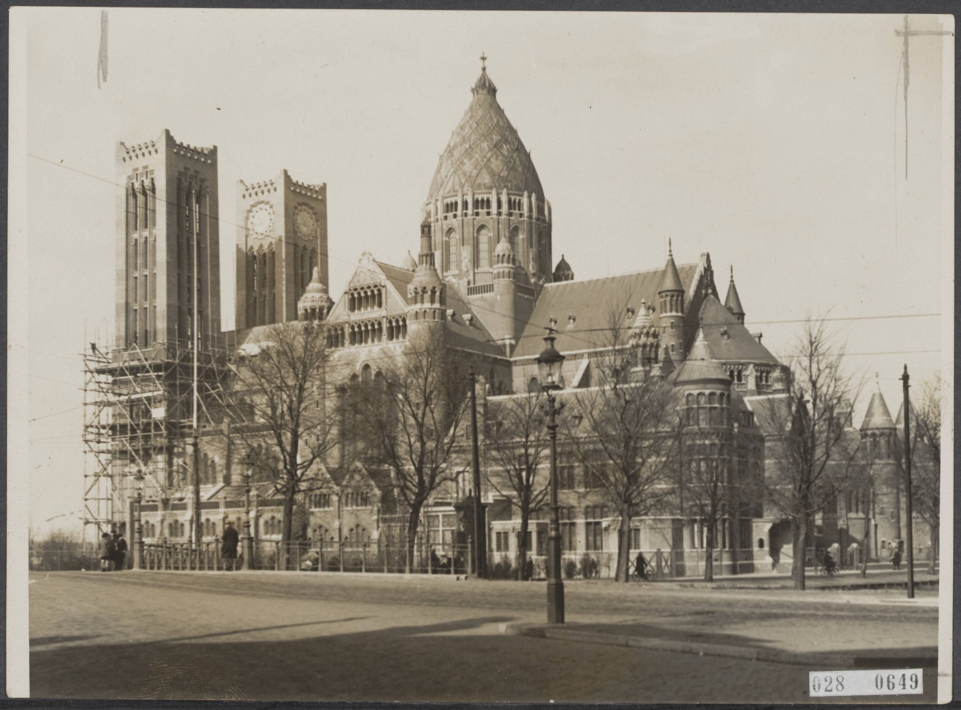 Fotocollectie Elsevier Binnenland — De St. Bavo kathedraal te Haarlem — Foto: Gazendam, A.J. / Fotobureau Gazendam. Licentie: Set B: Rechtenvrij / Publiek Domein. Bron: Nationaal Archief. http://hdl.handle.net/10648/adde6c04-d0b4-102d-bcf8-003048976d84