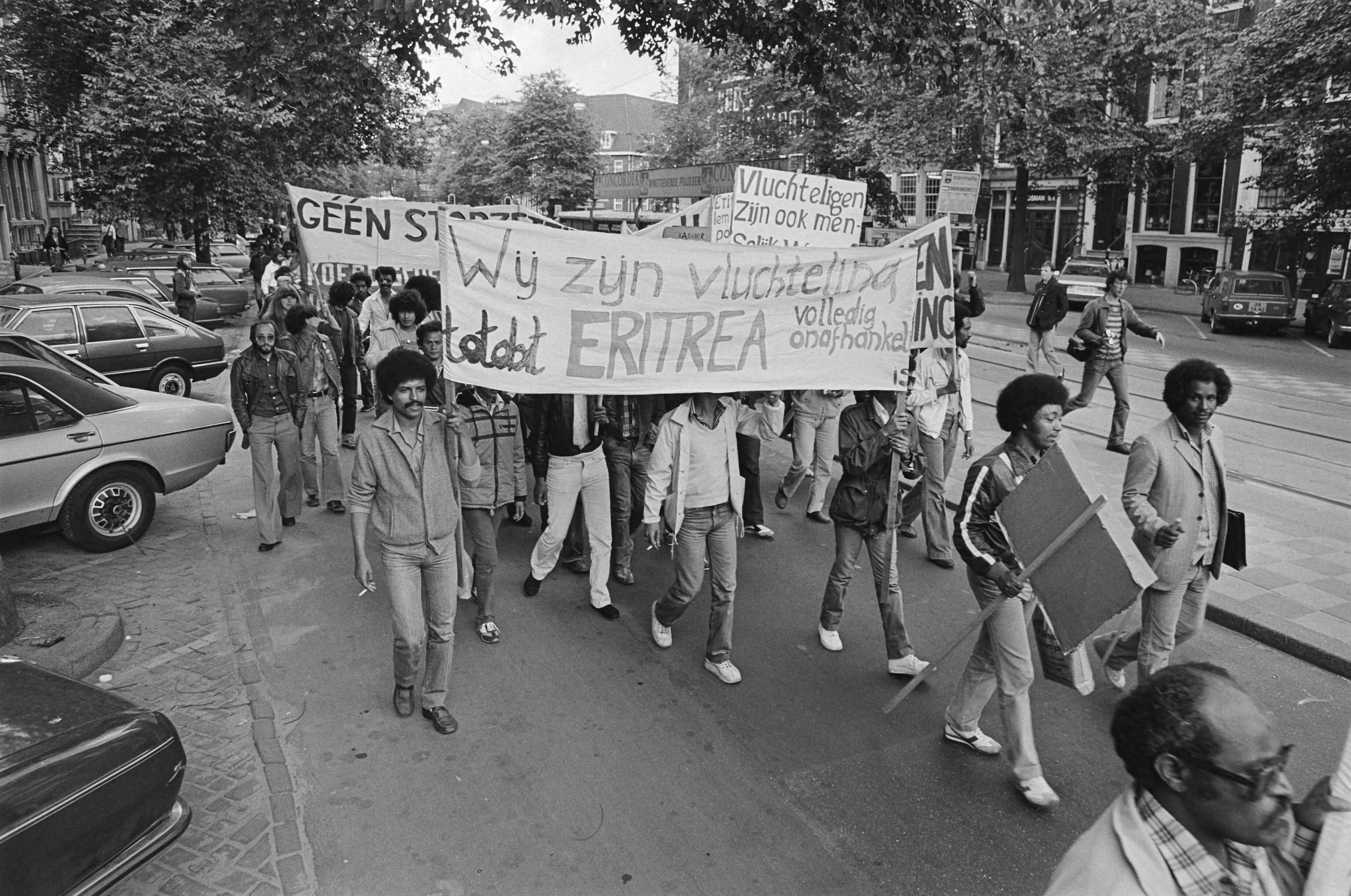 Fotocollectie Anefo — Vierdaagse protesttocht vanaf Amsterdam naar Den Haag , waar ze vrijdag zullen demonstreren bij ministeries van CRM en Justitie; — Foto: Antonisse, Marcel / Anefo. Licentie: Set B: Rechtenvrij / Publiek Domein. Bron: Nationaal Archief. http://hdl.handle.net/10648/acfe16ae-d0b4-102d-bcf8-003048976d84