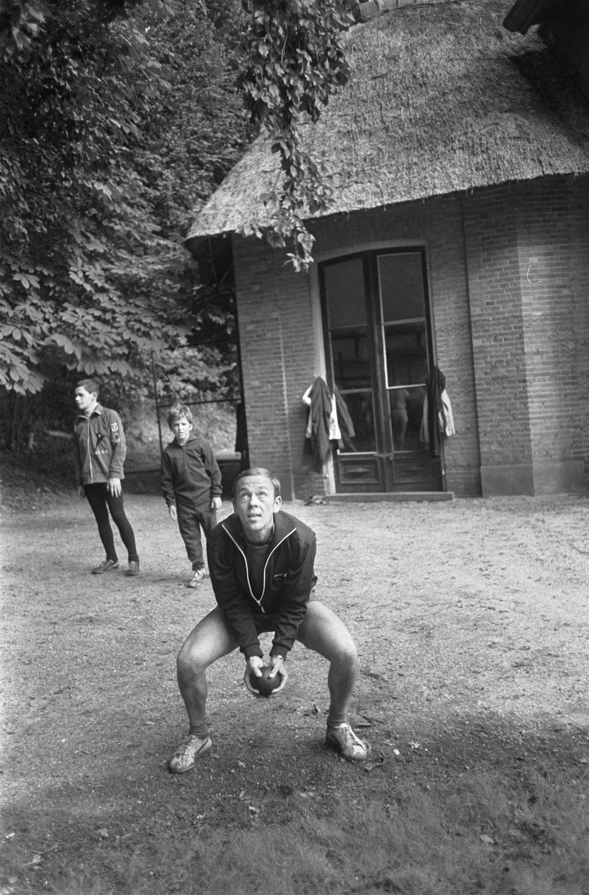 Fotocollectie Anefo — Opdracht Kluwer (Wolff): Kees Verkerk op CIOS, Haarlem (Overveen) — Foto: Koch, Eric / Anefo. Licentie: Set B: Rechtenvrij / Publiek Domein. Bron: Nationaal Archief. http://hdl.handle.net/10648/ab789e30-d0b4-102d-bcf8-003048976d84