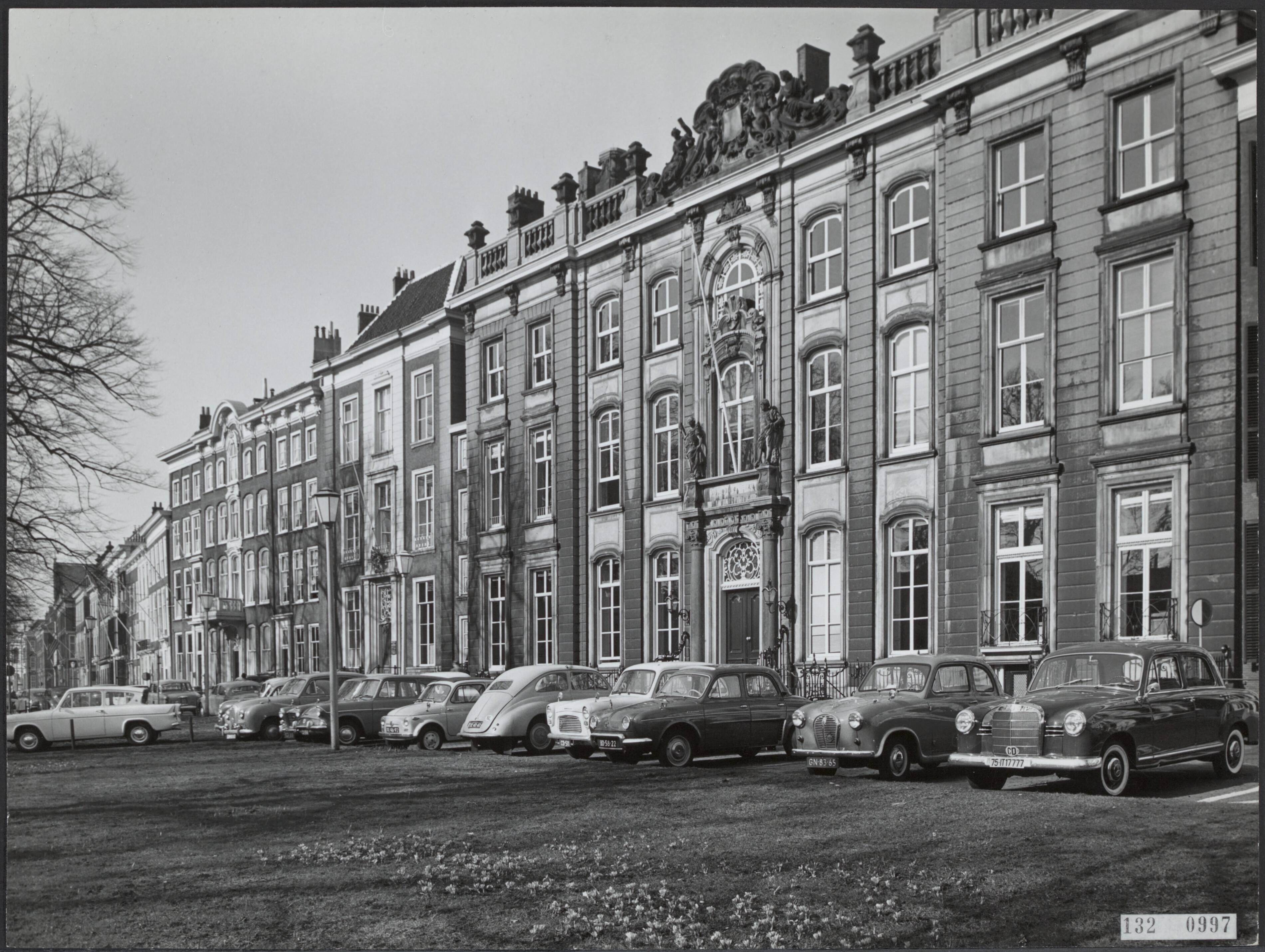 Fotocollectie Rijksvoorlichtingsdienst Eigen — Koninklijke Bibliotheek te 's-Gravenhage — Foto: Fotodienst Gemeente Den Haag. Licentie: Set B: Rechtenvrij / Publiek Domein. Bron: Nationaal Archief. http://hdl.handle.net/10648/af559094-d0b4-102d-bcf8-003048976d84