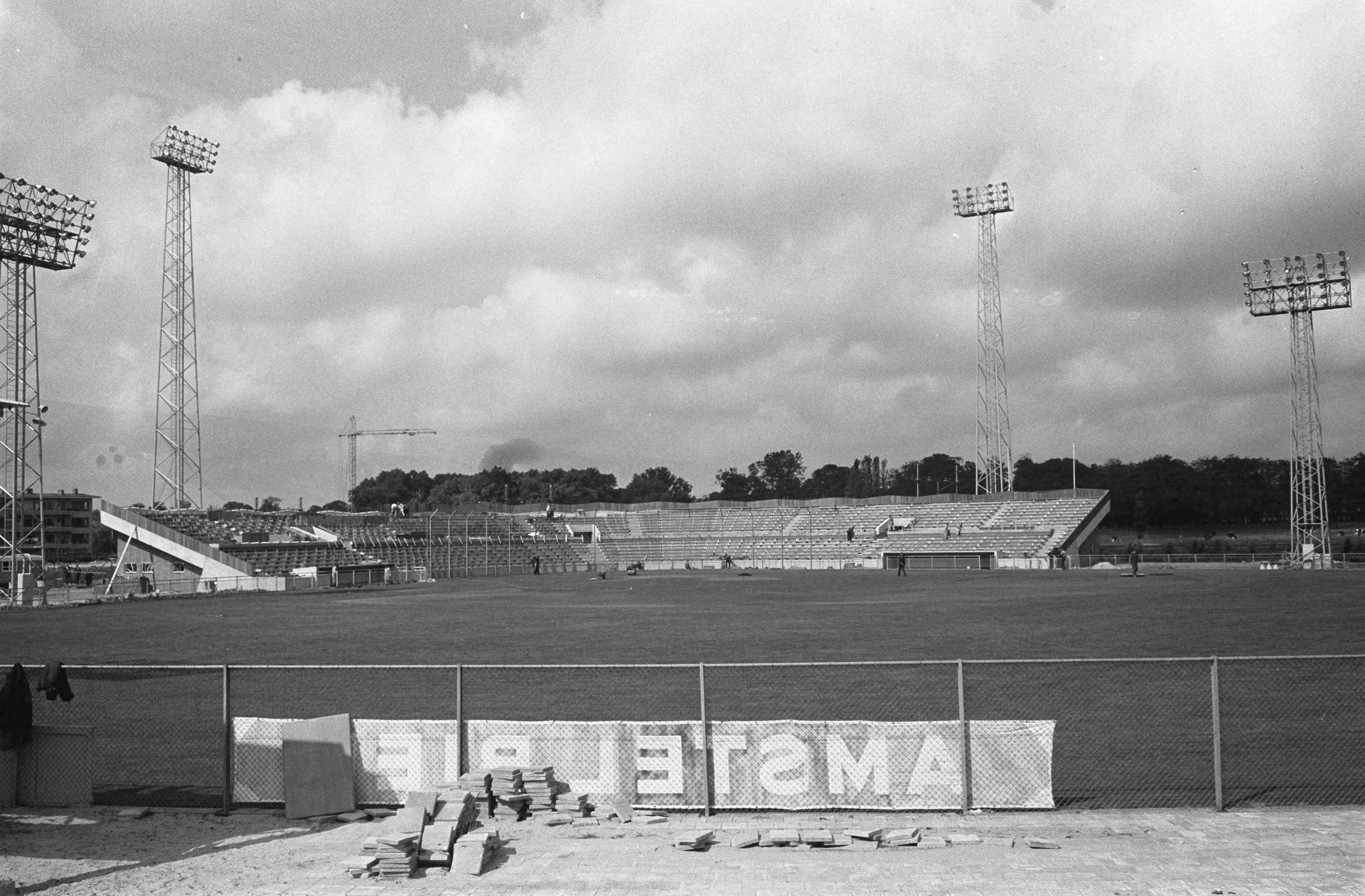 Fotocollectie Anefo — Honkbalstadion aan Orionweg te Haarlem bijna gereed — Foto: Pot, Harry / Anefo. Licentie: Set B: Rechtenvrij / Publiek Domein. Bron: Nationaal Archief. http://hdl.handle.net/10648/aa3c9030-d0b4-102d-bcf8-003048976d84